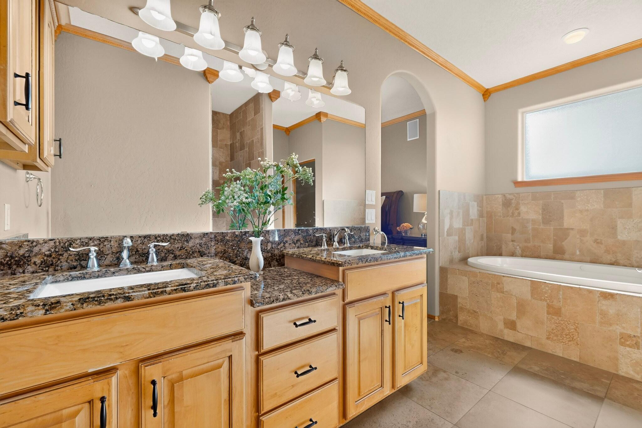 3805 Bay Hill Loop SE