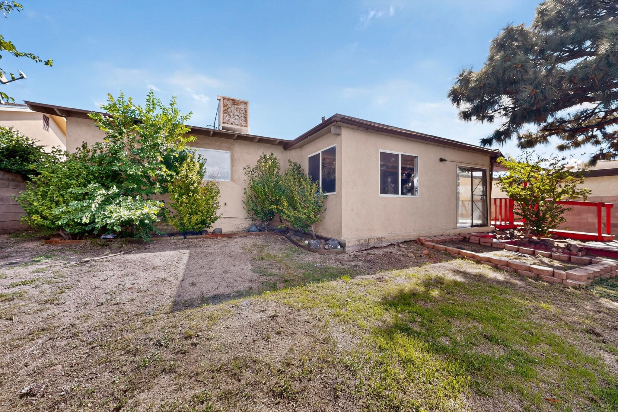 1405 Willys Knight Drive NE