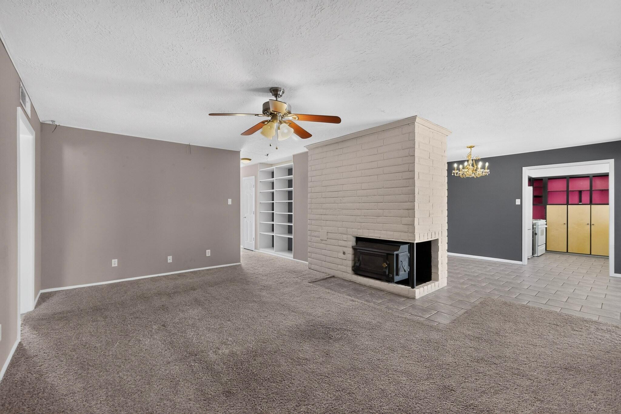 1405 Willys Knight Drive NE