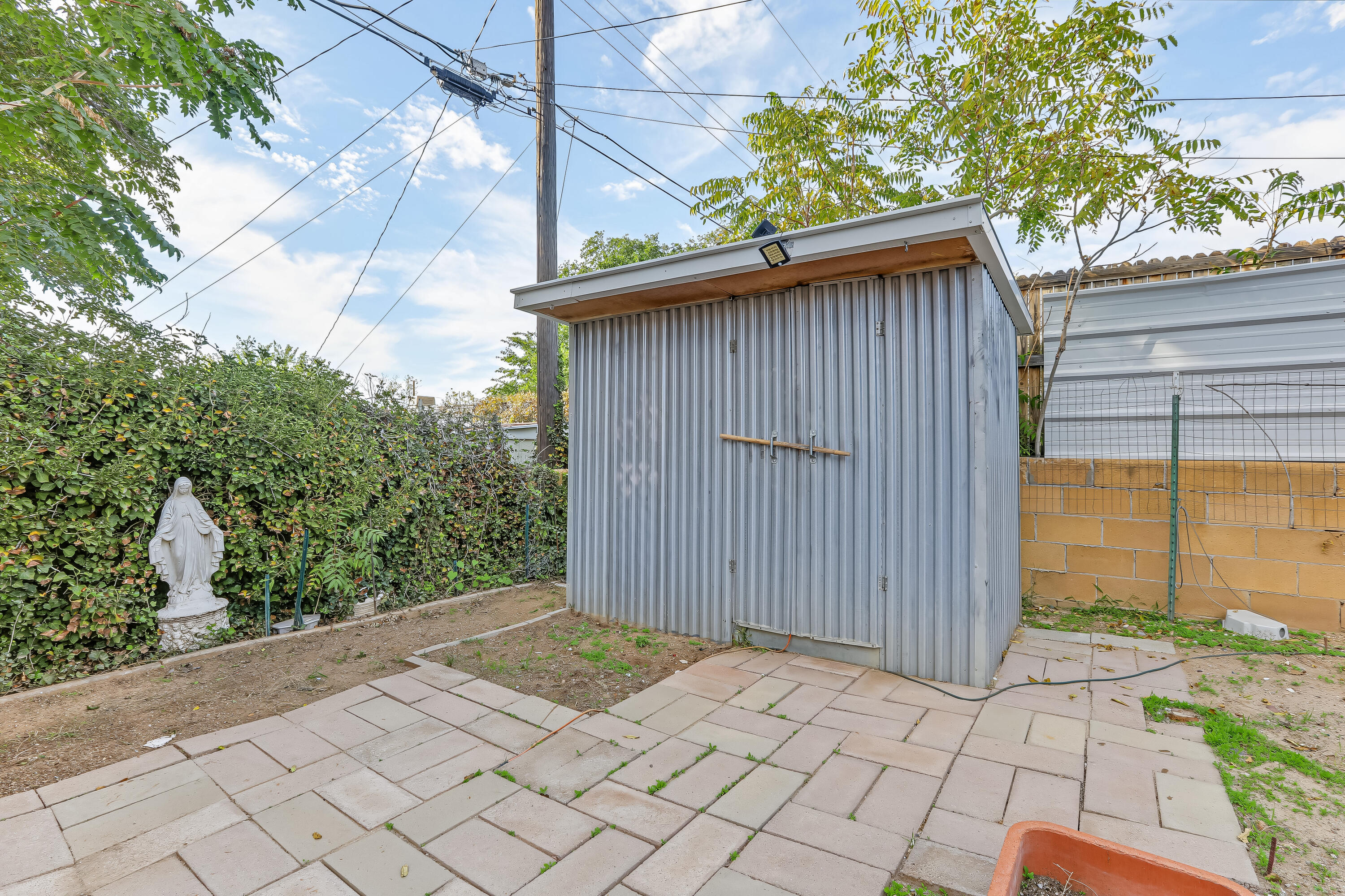 1413 Altez Street NE