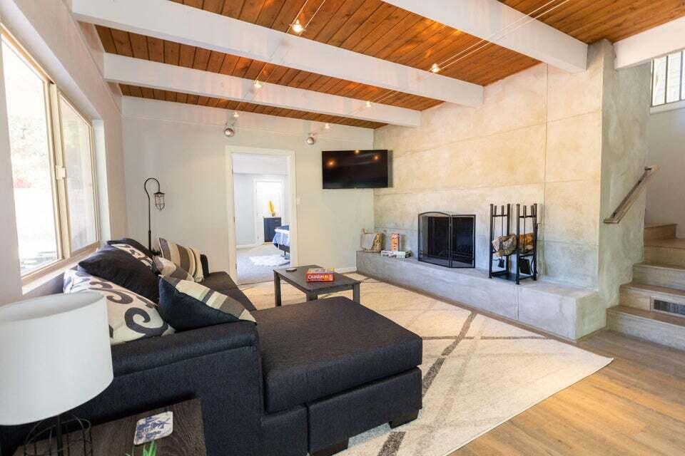 715 Branding Iron Drive SE