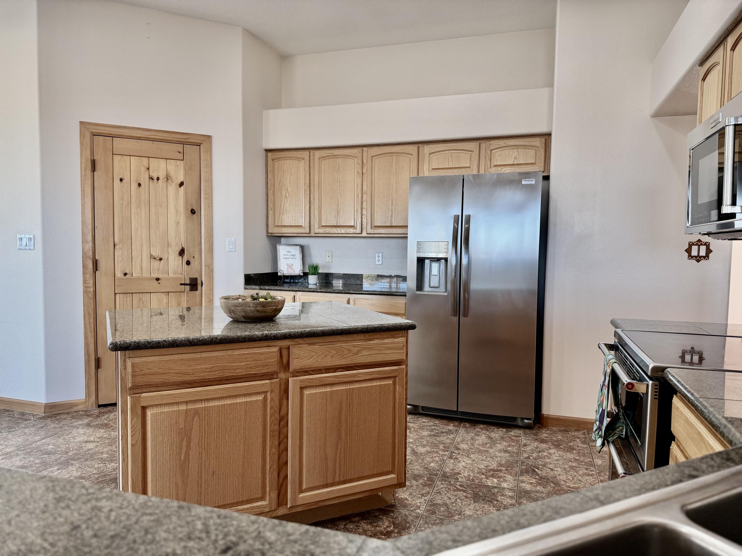 2453 Tyler Loop NE