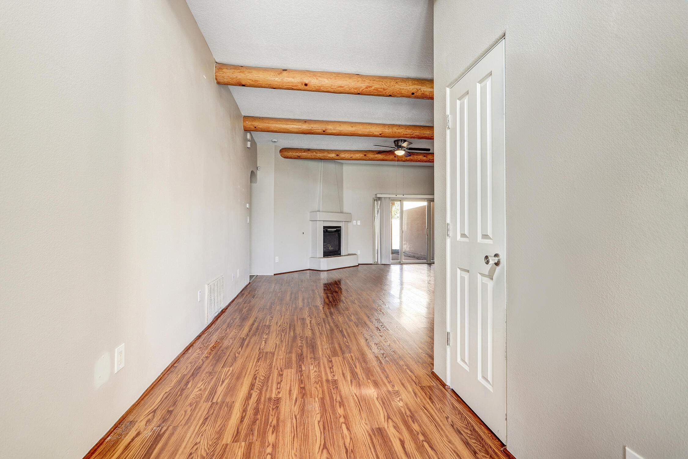 937 Loma Pinon Loop NE