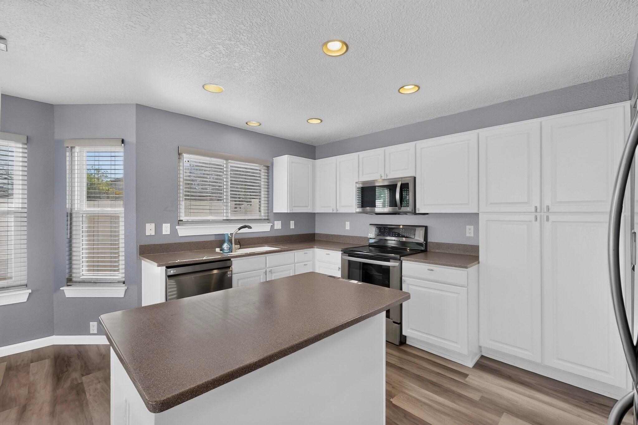 233 Nicklaus Drive SE