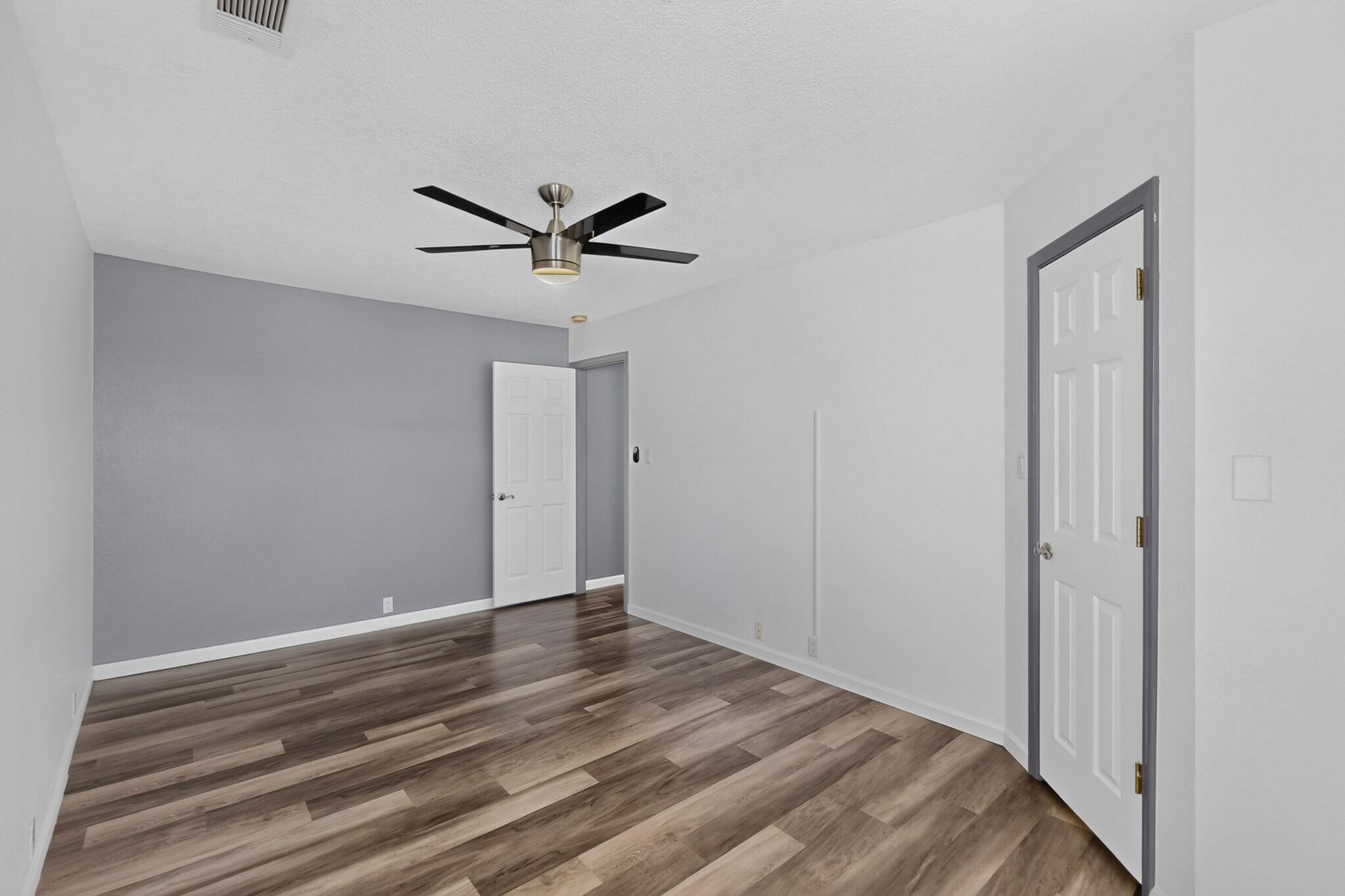 233 Nicklaus Drive SE
