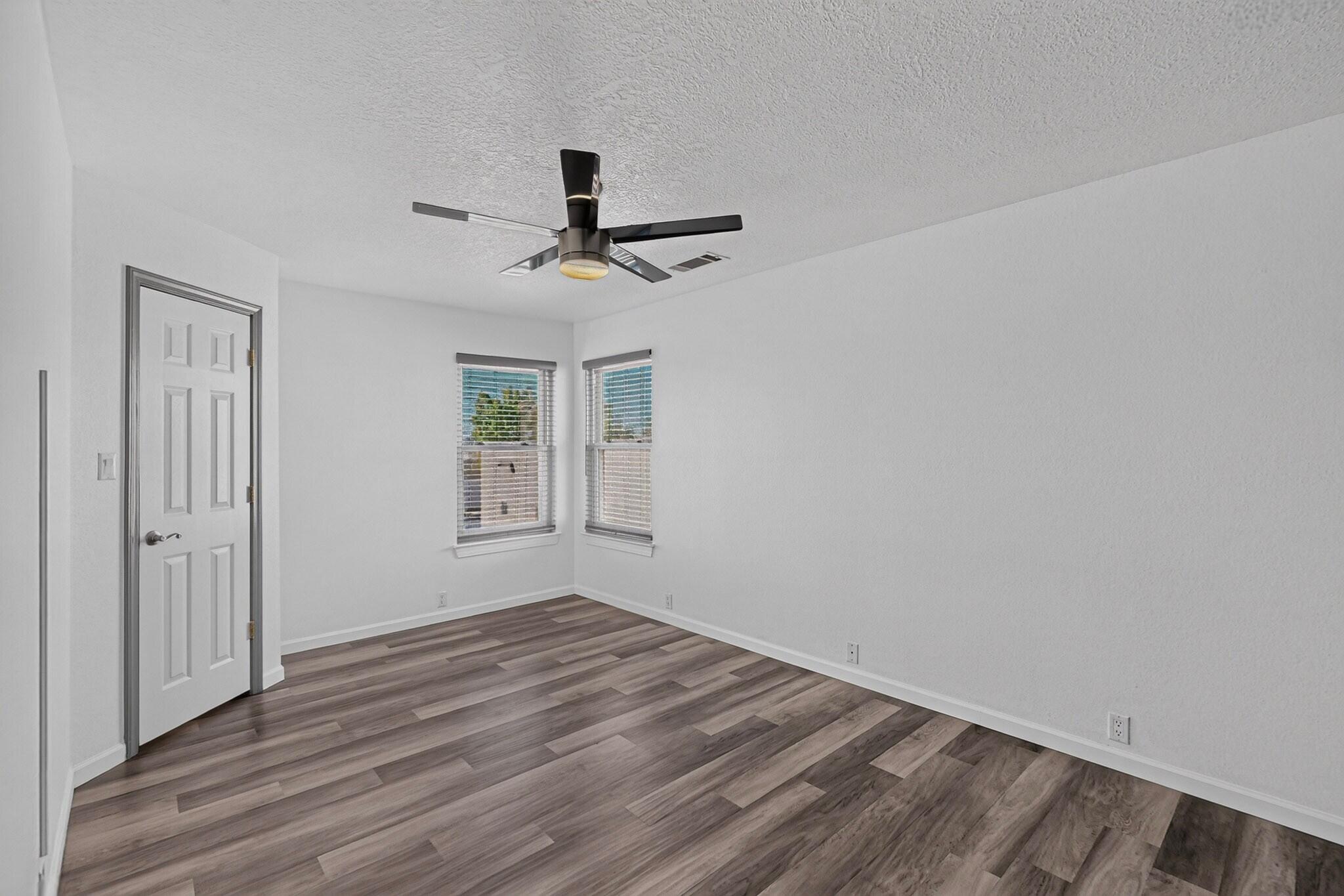 233 Nicklaus Drive SE