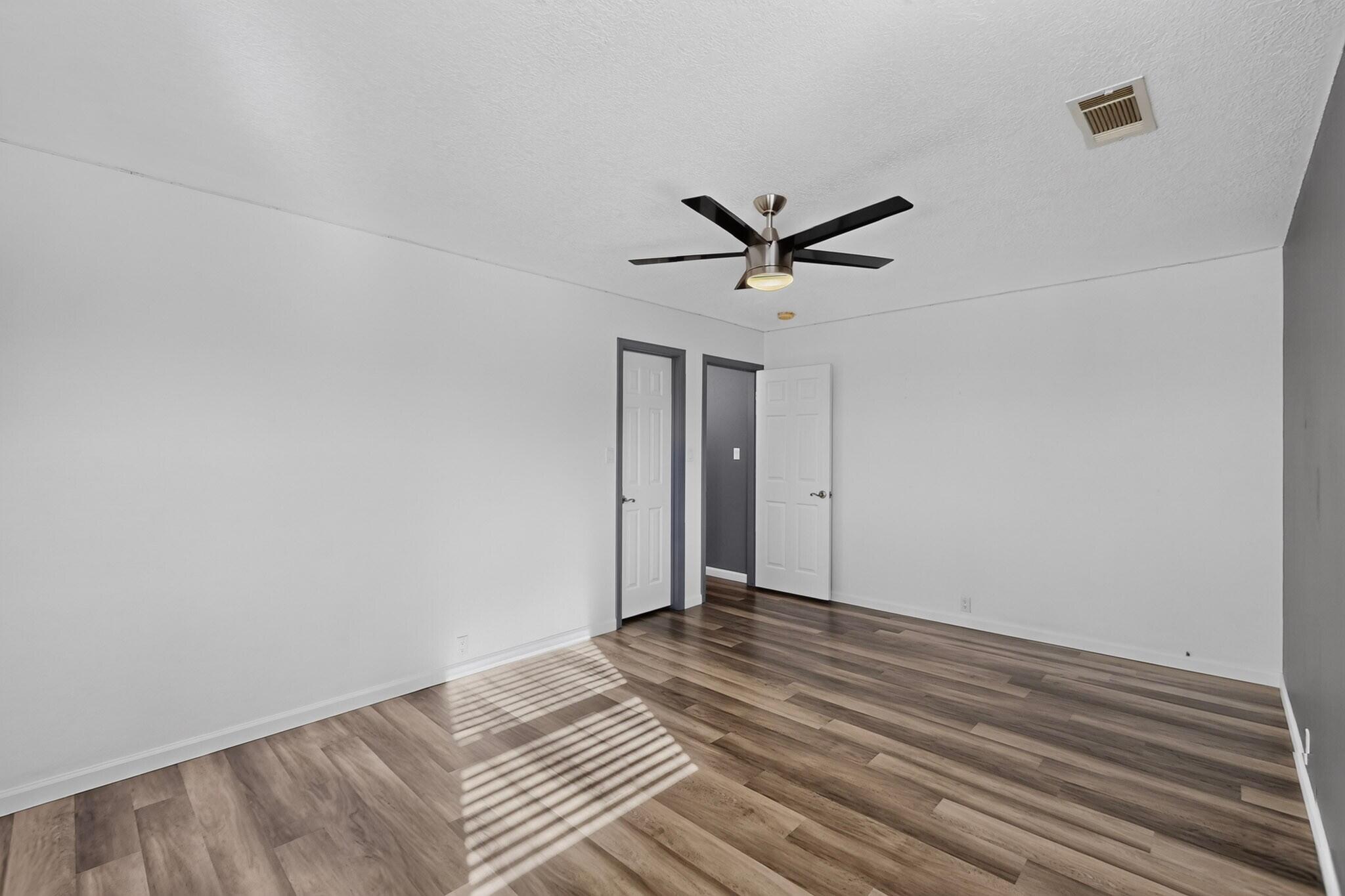 233 Nicklaus Drive SE