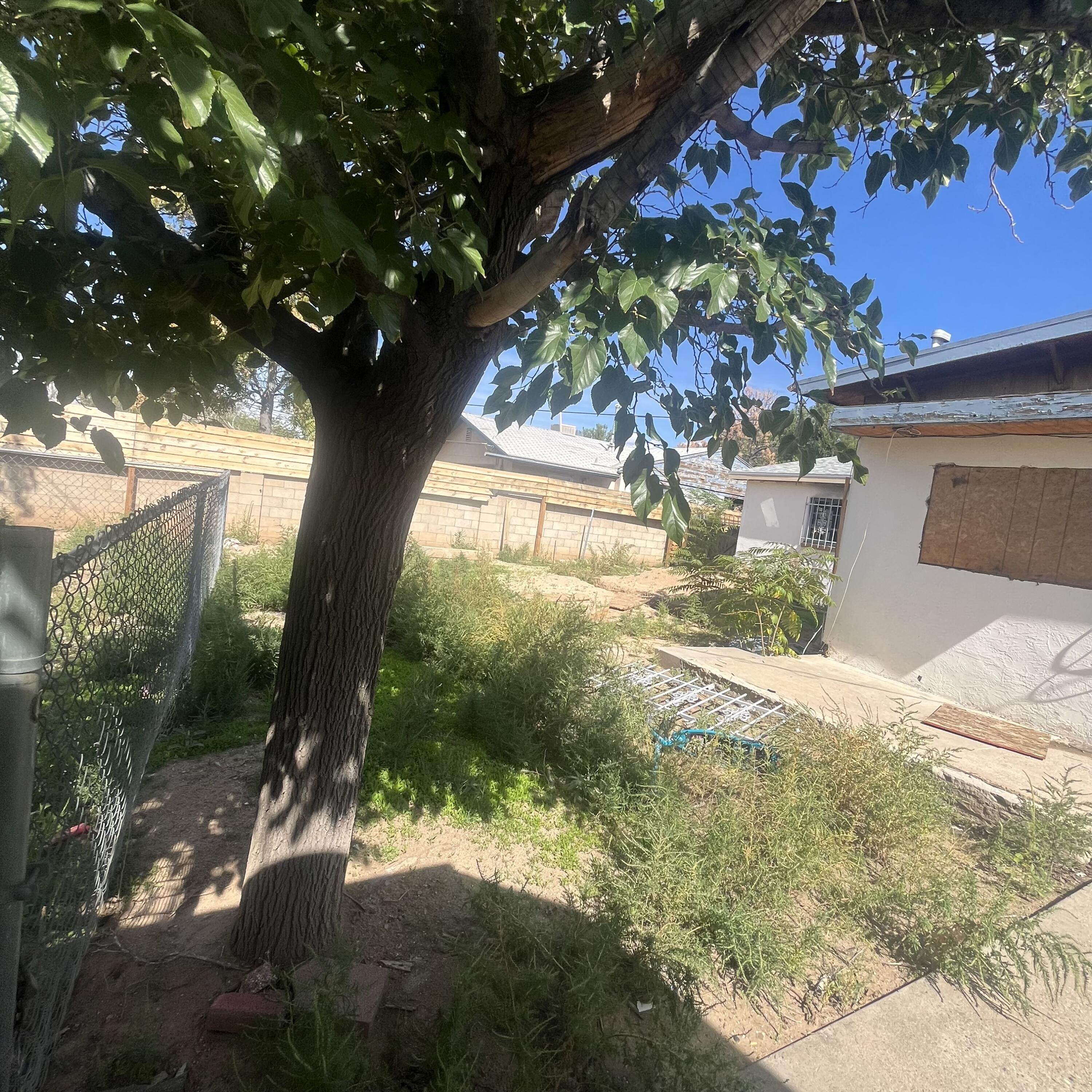 629 Ortiz Drive SE