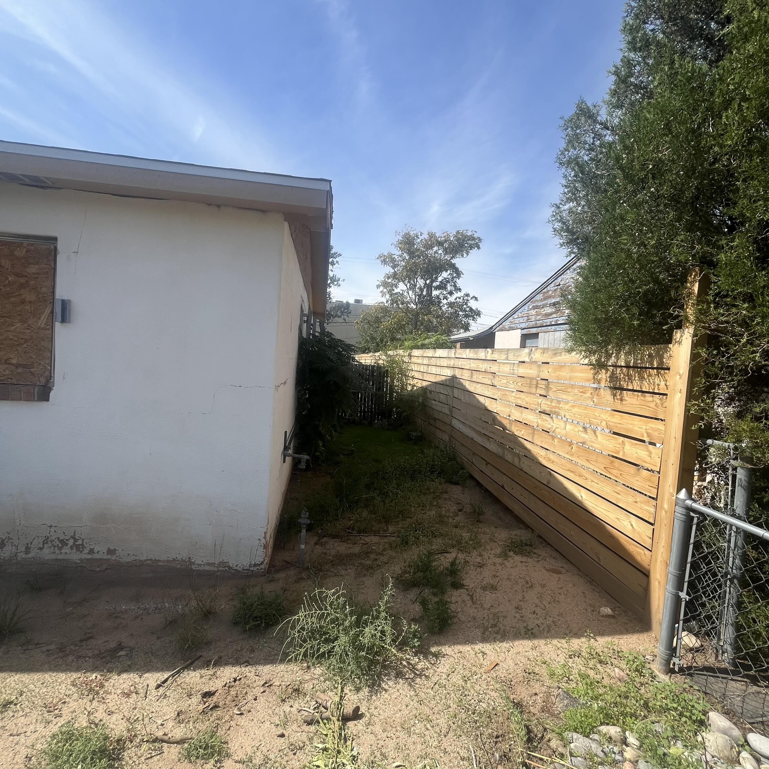 629 Ortiz Drive SE