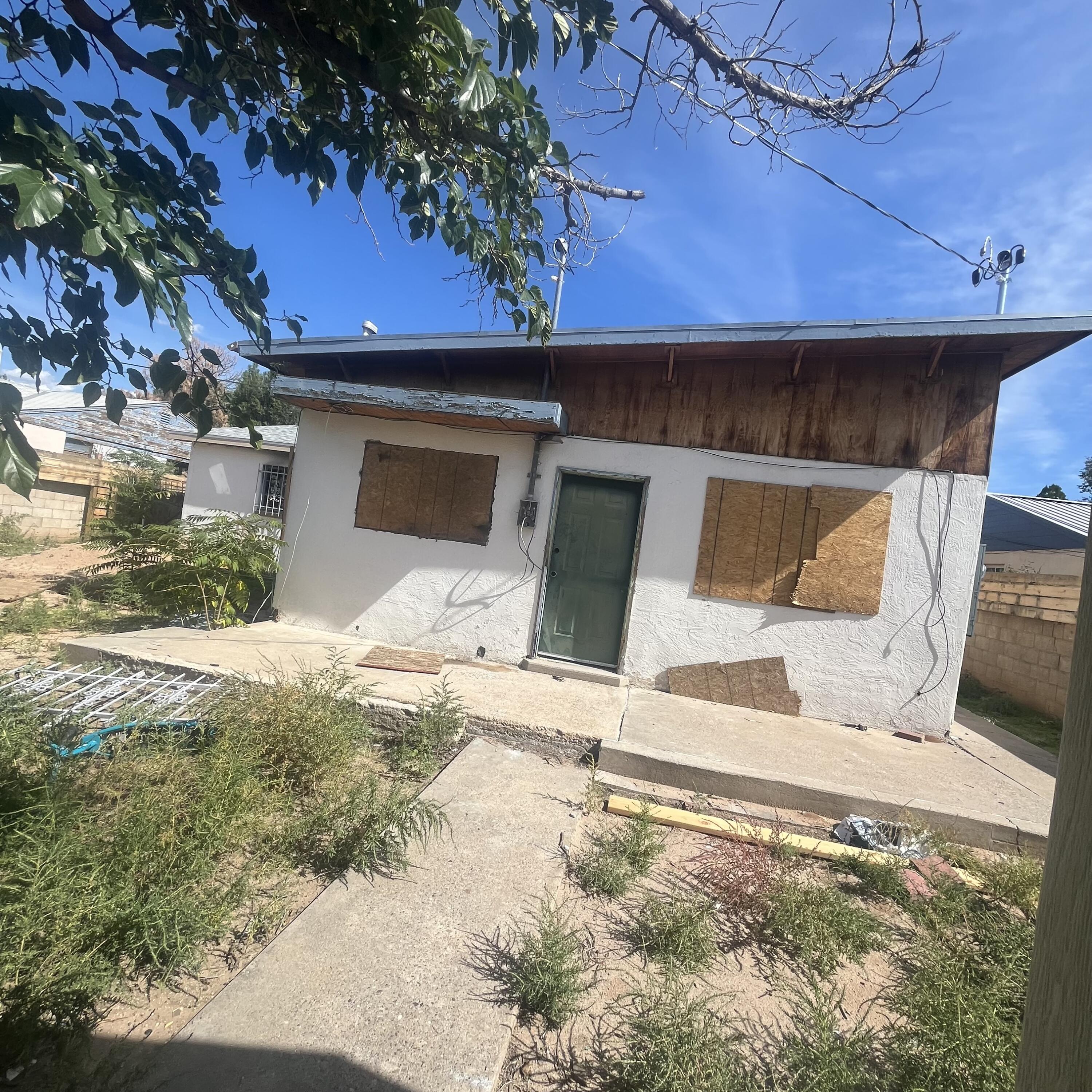 629 Ortiz Drive SE