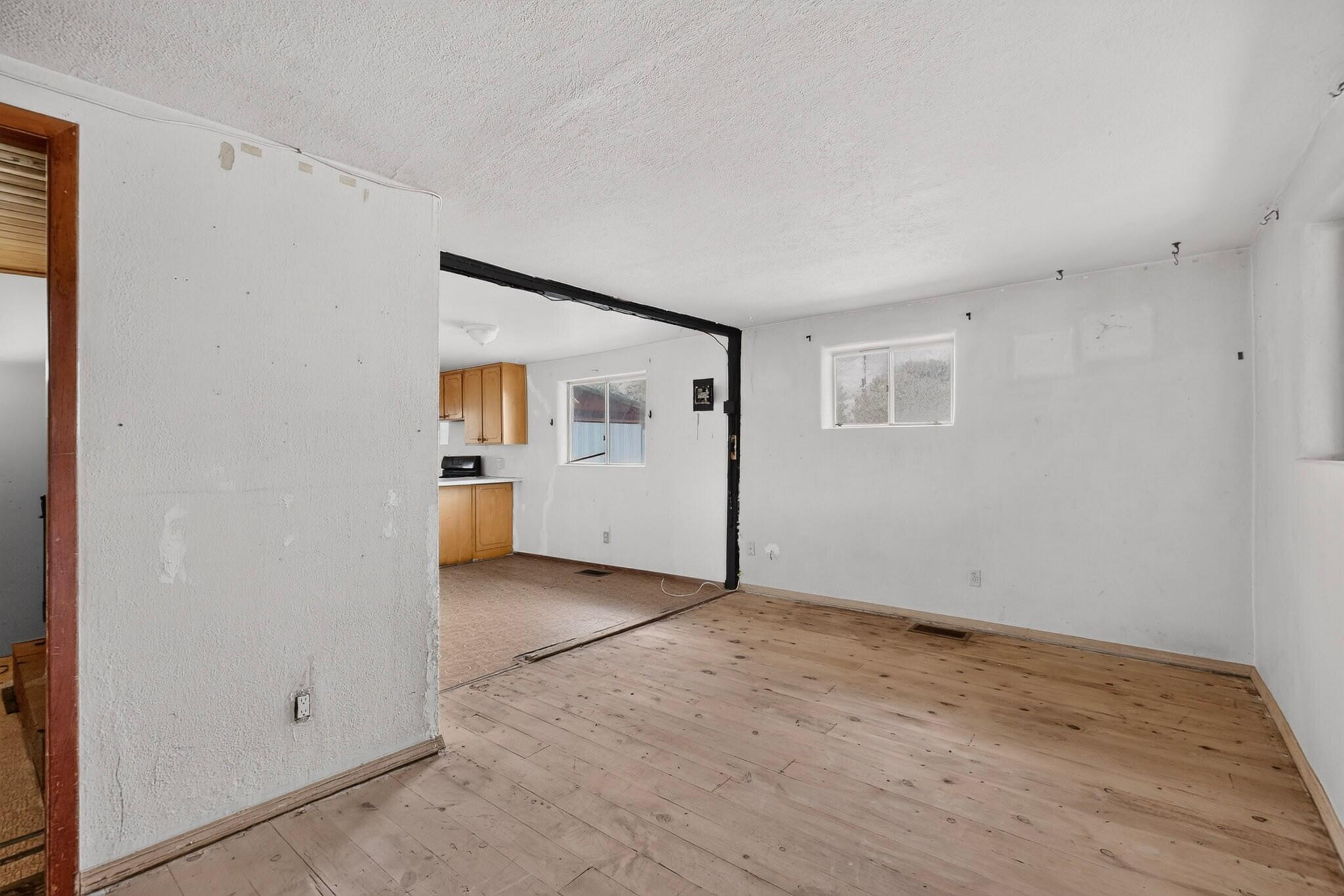 35 Llanito Road
