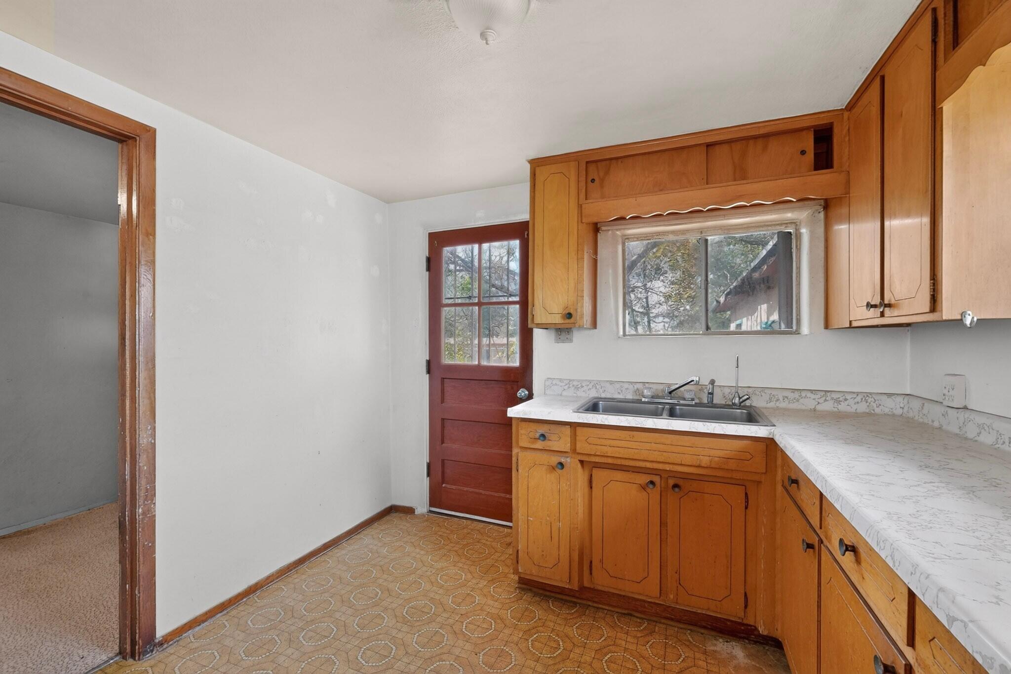 35 Llanito Road