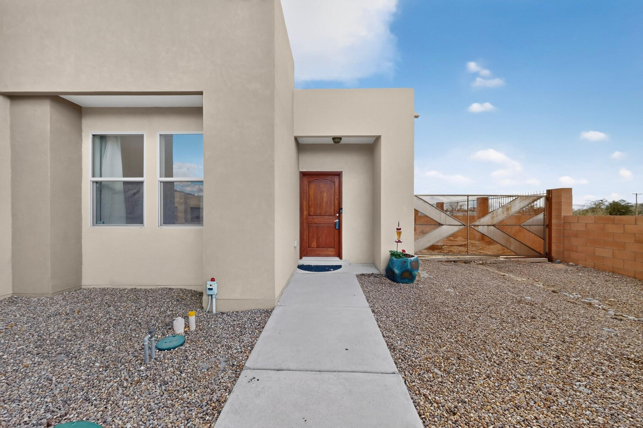504 Brianna Loop NE