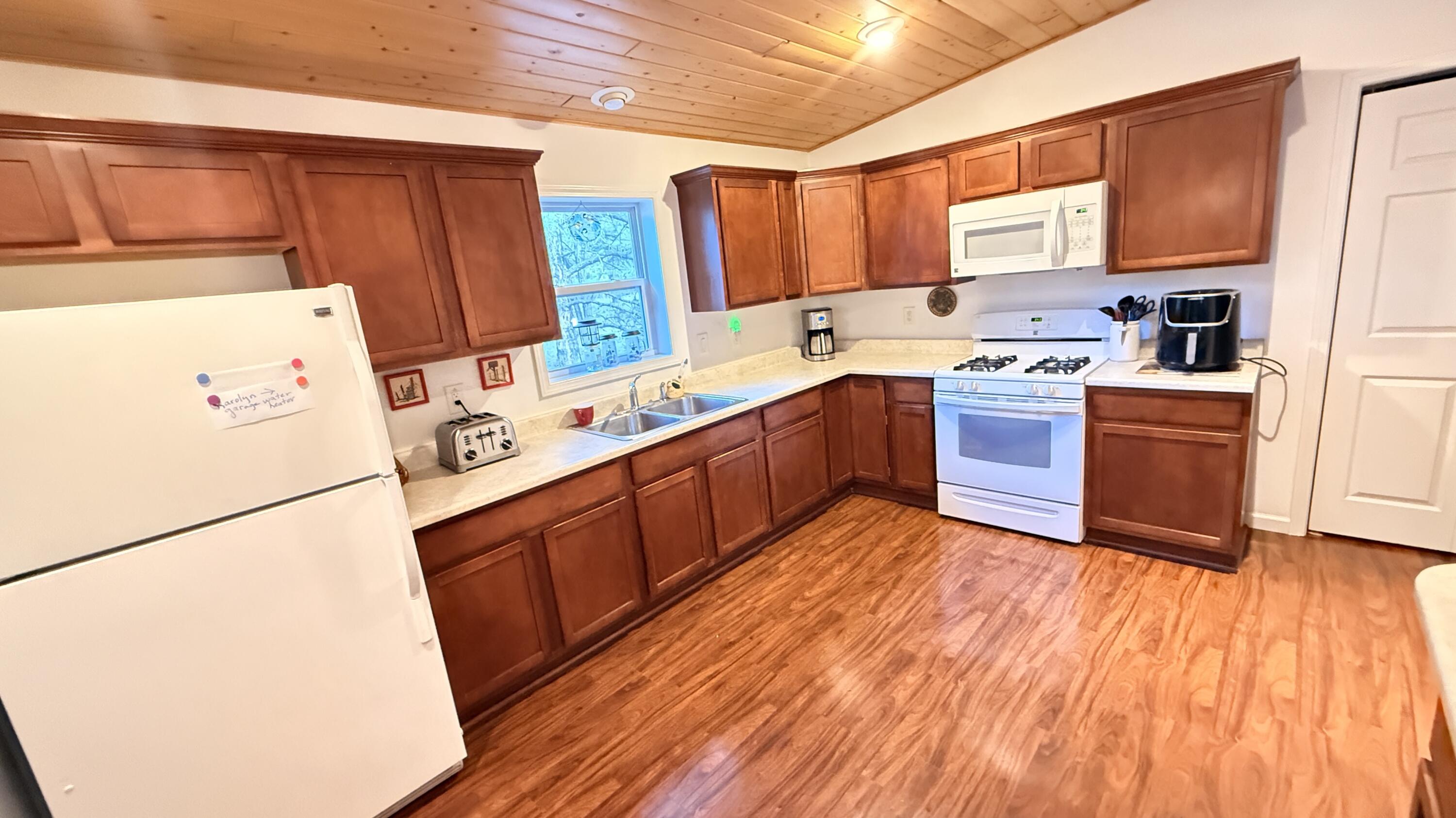 16 Canyon Oaks Pass