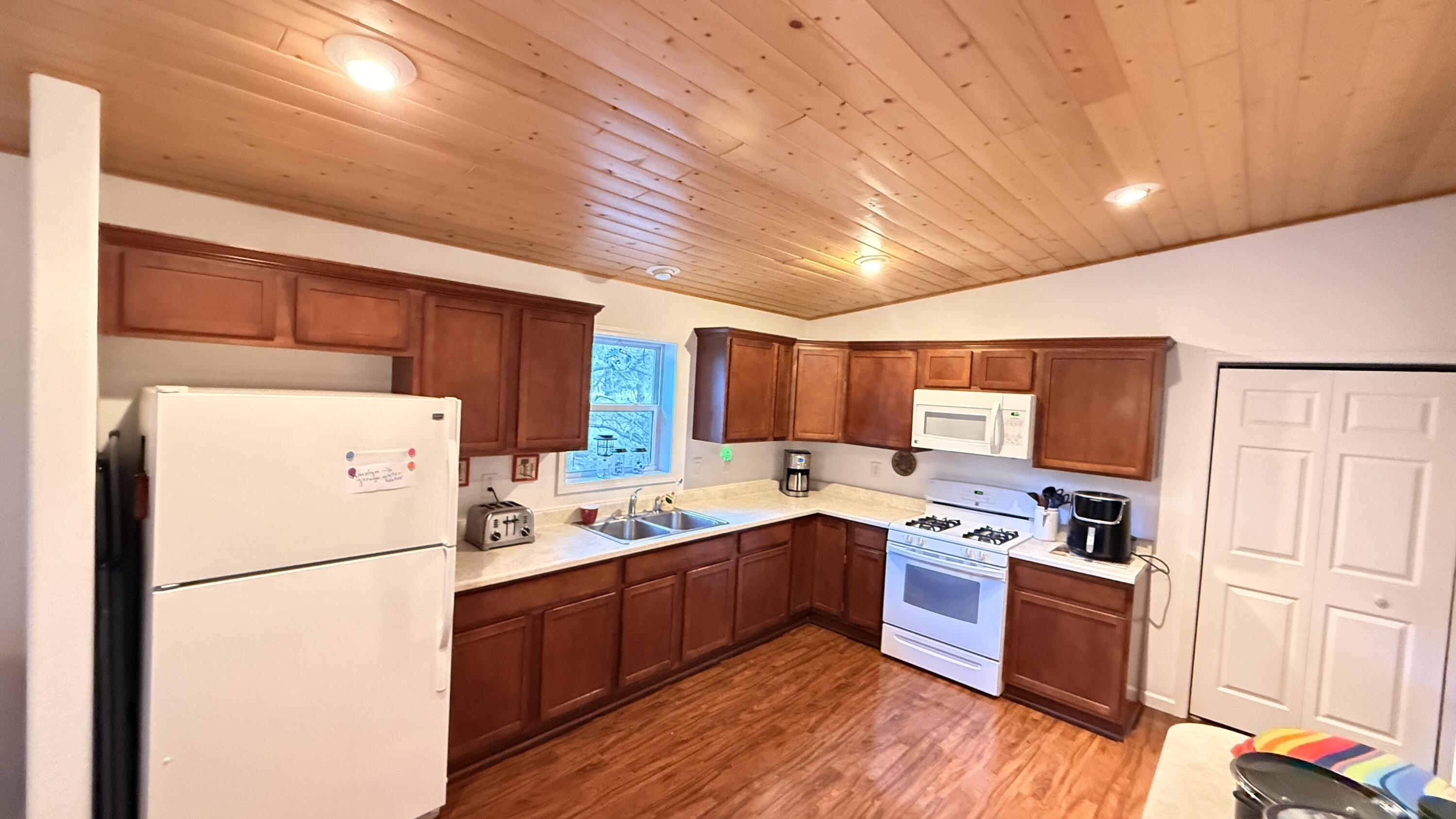 16 Canyon Oaks Pass