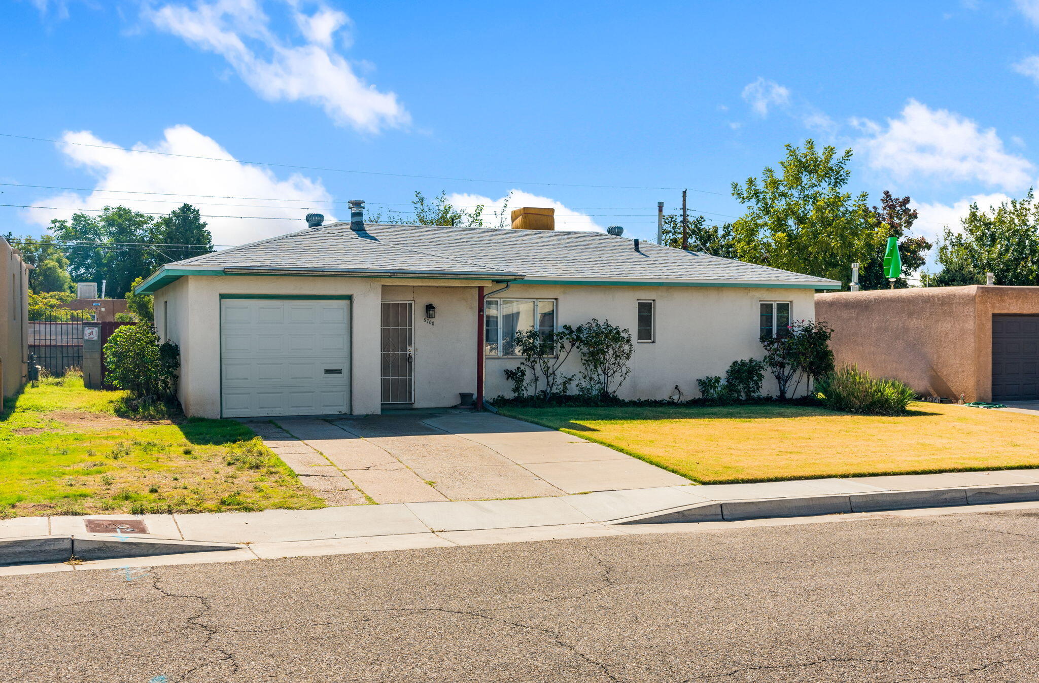 5708 Aztec Road NE