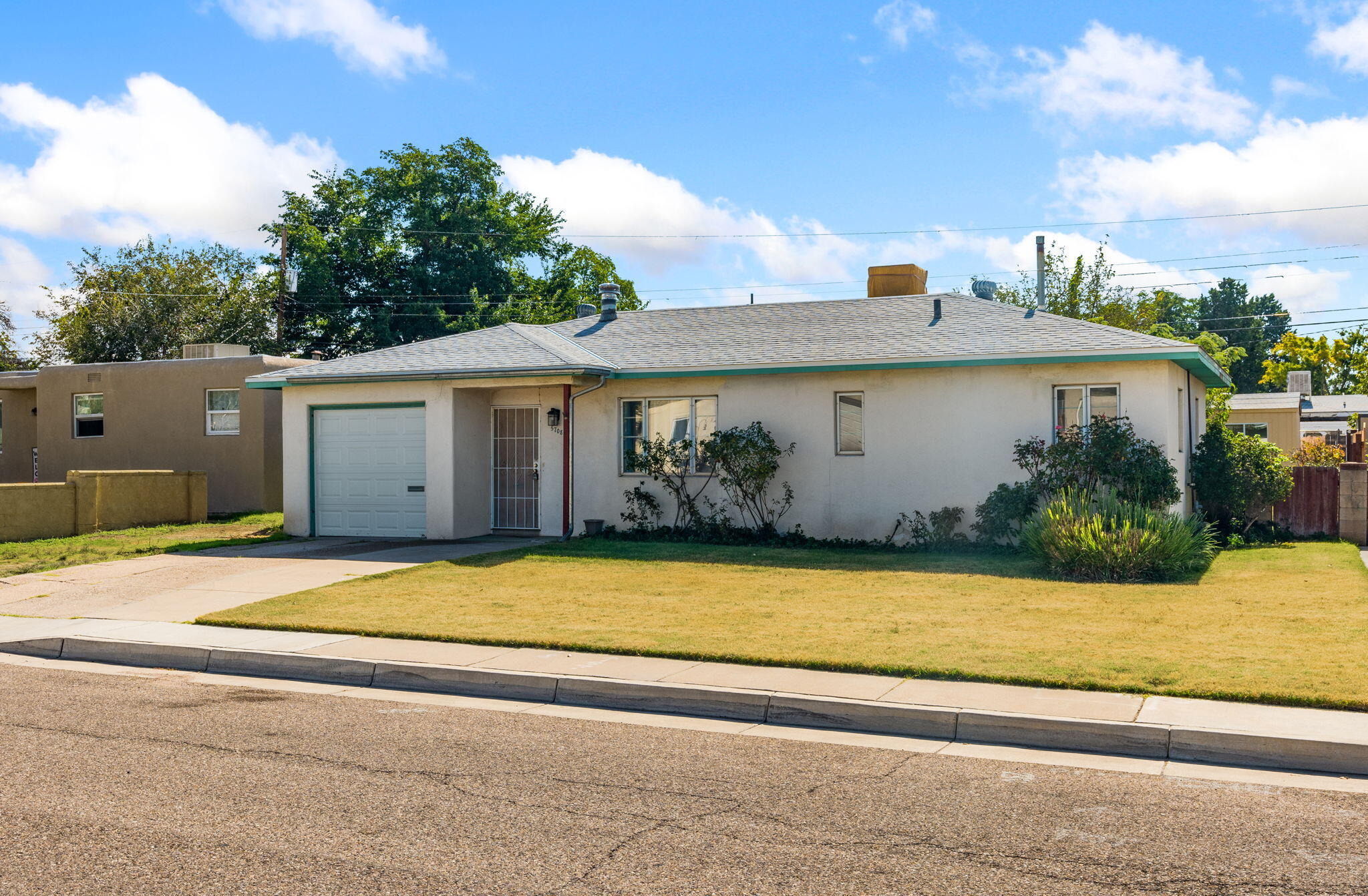5708 Aztec Road NE