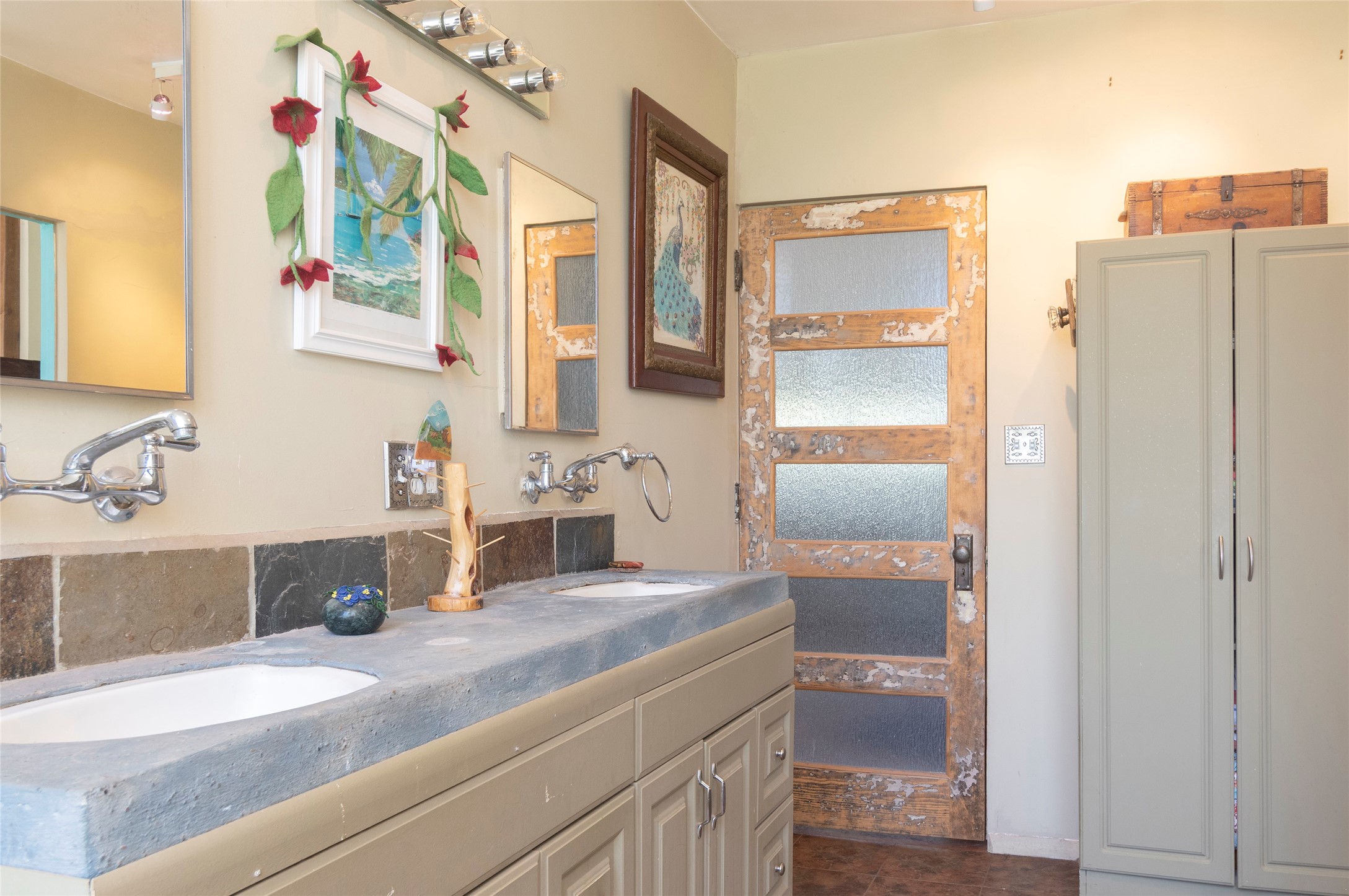 23 Anchor Dr