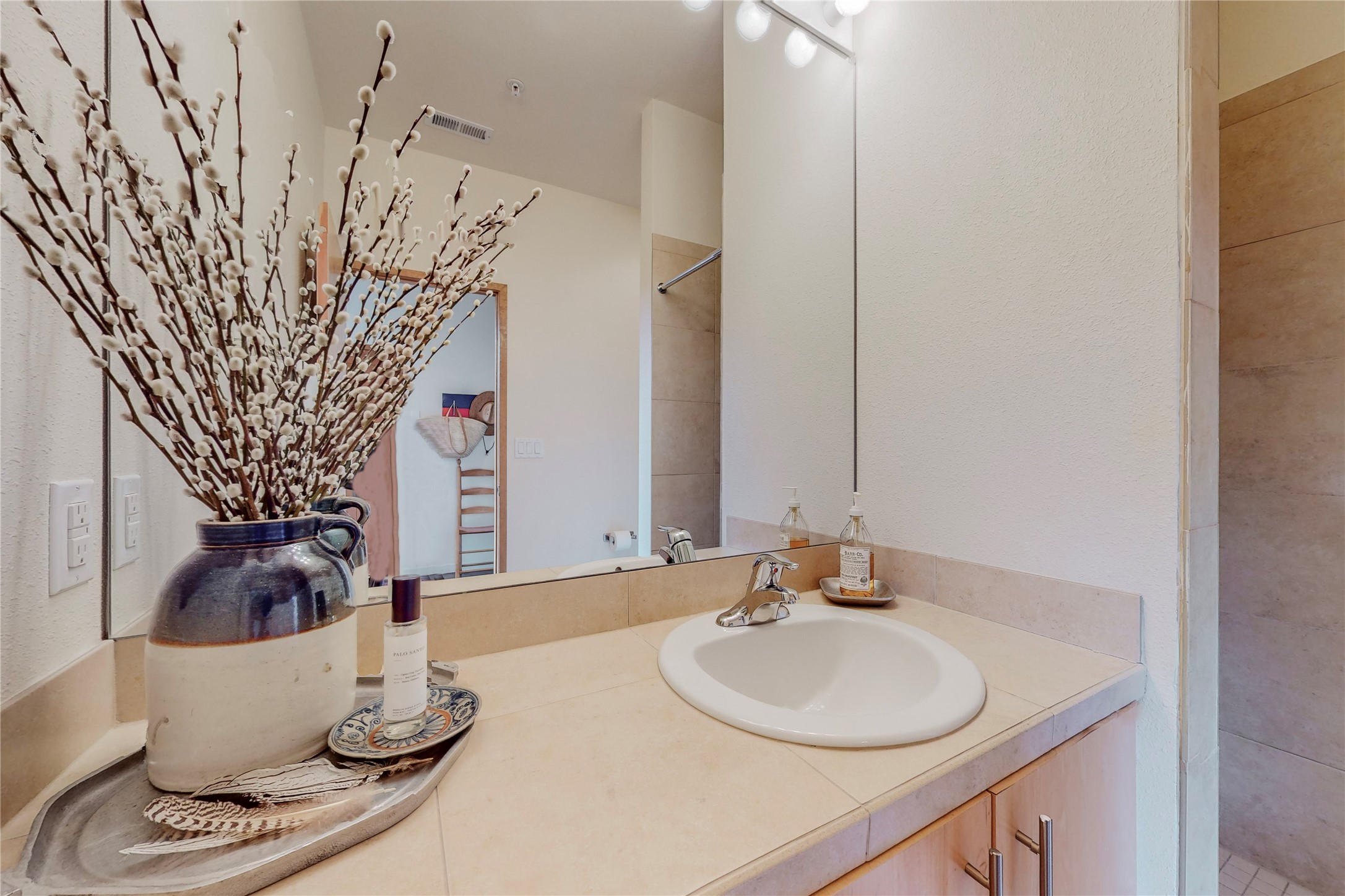 604 Avenida Villa Hermosa Unit: 102