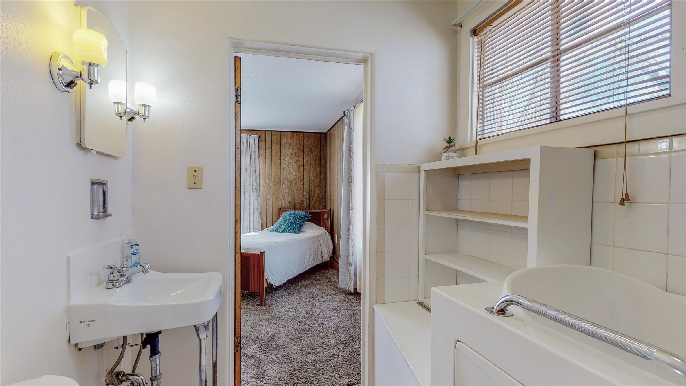 1022 Tilden