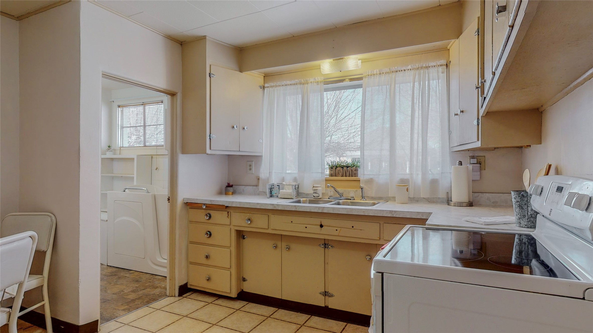 1022 Tilden