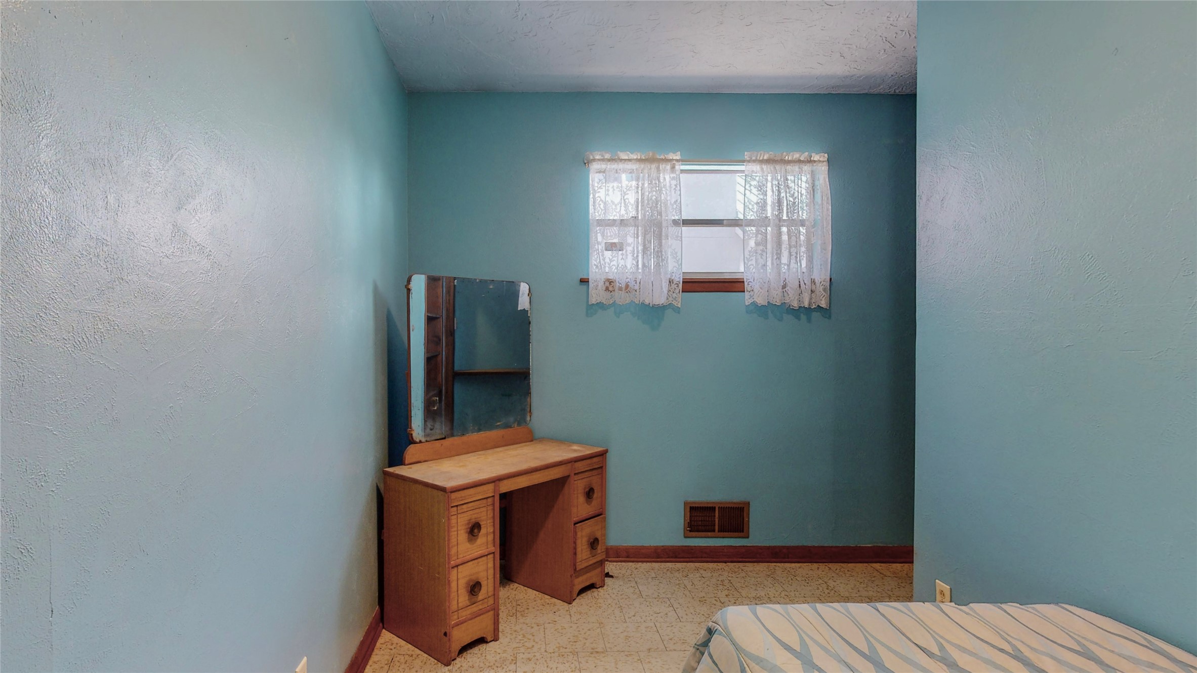 1022 Tilden