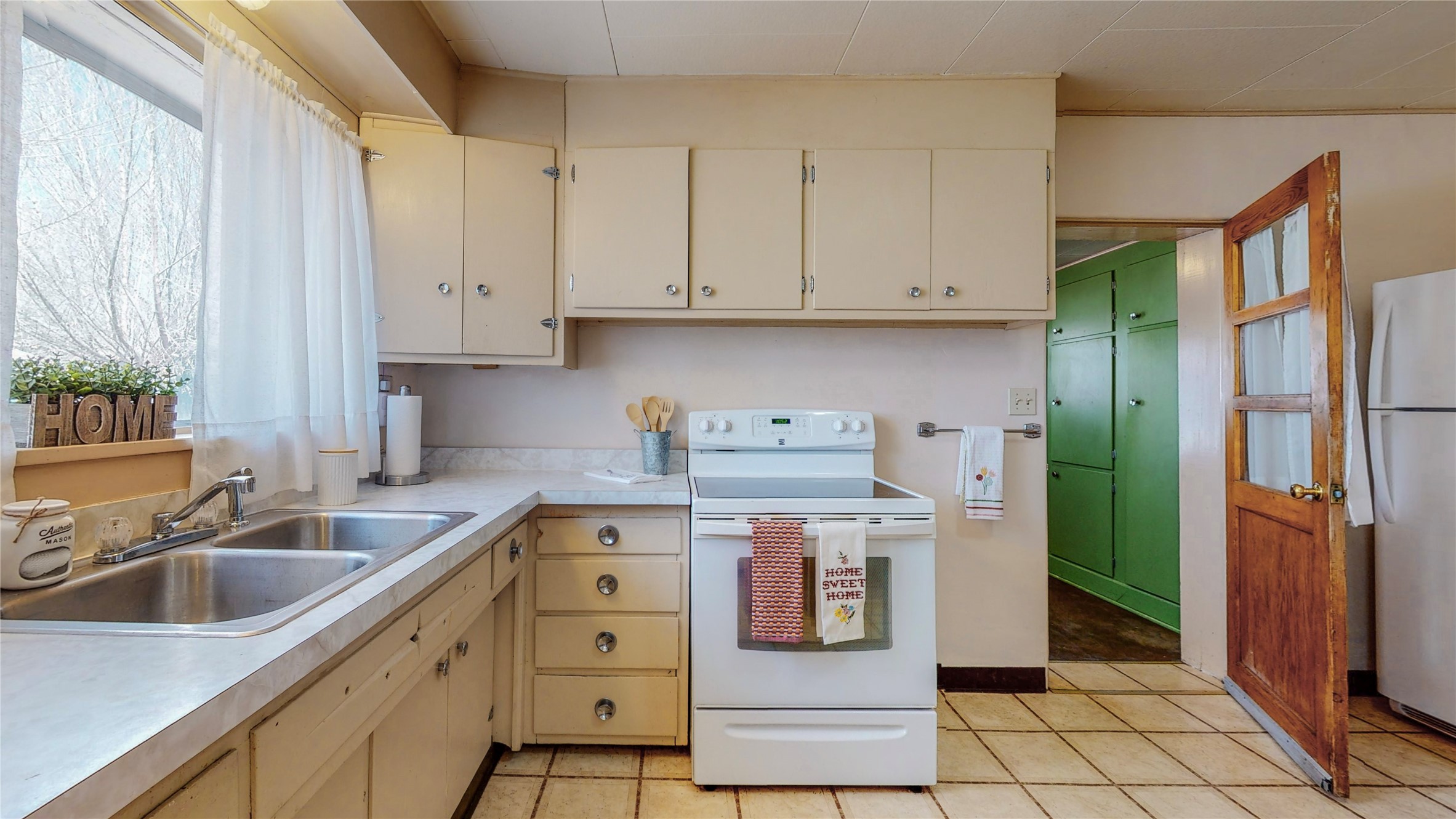 1022 Tilden