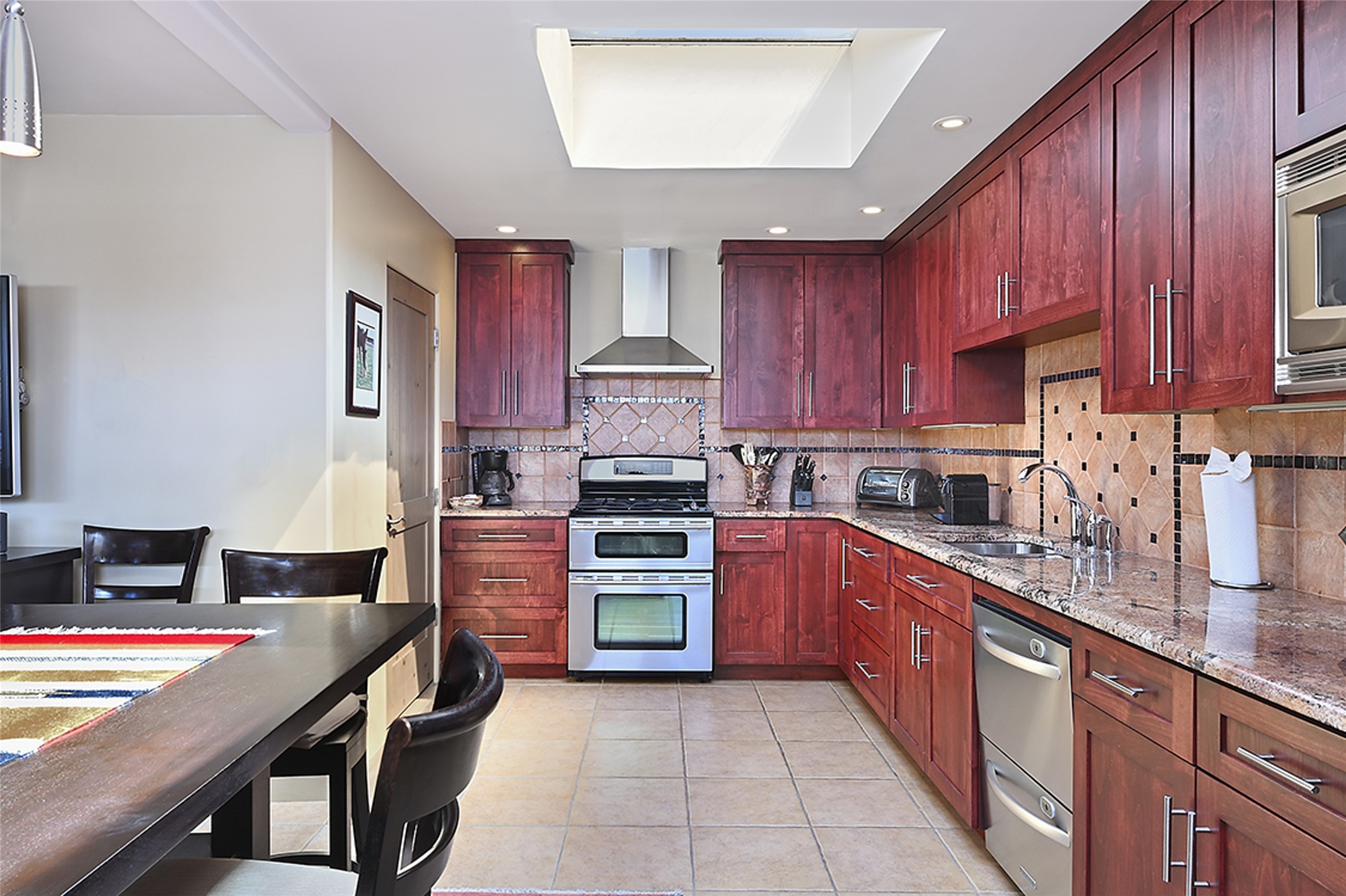 805 Faldas De La Sierra