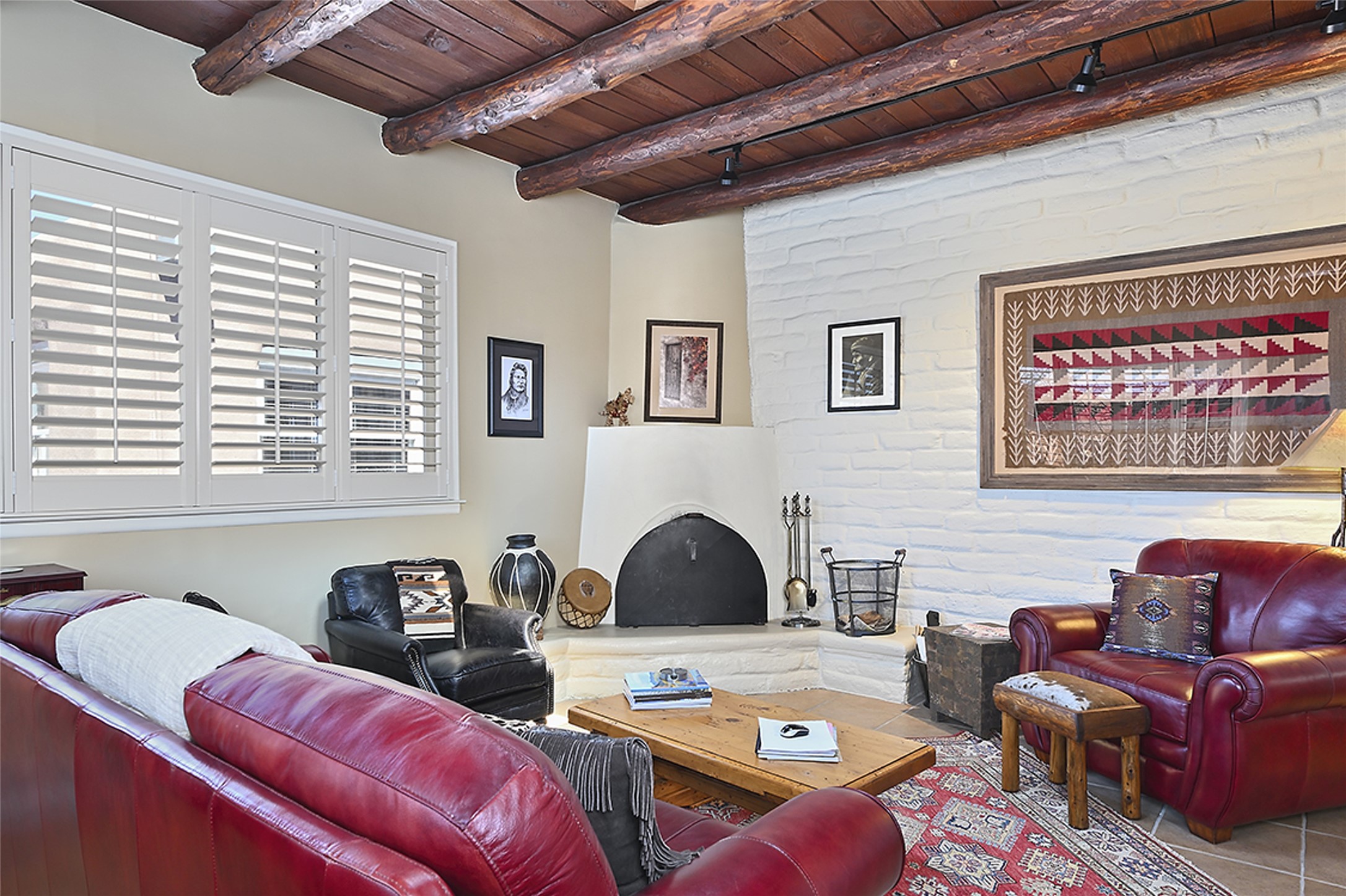 805 Faldas De La Sierra