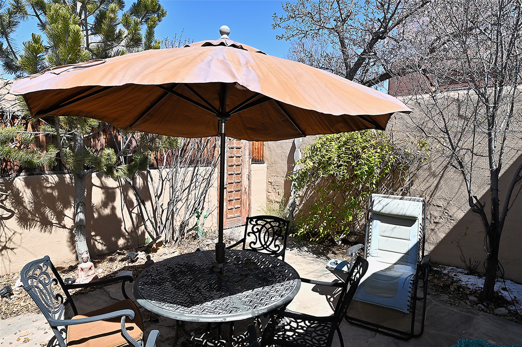 805 Faldas De La Sierra