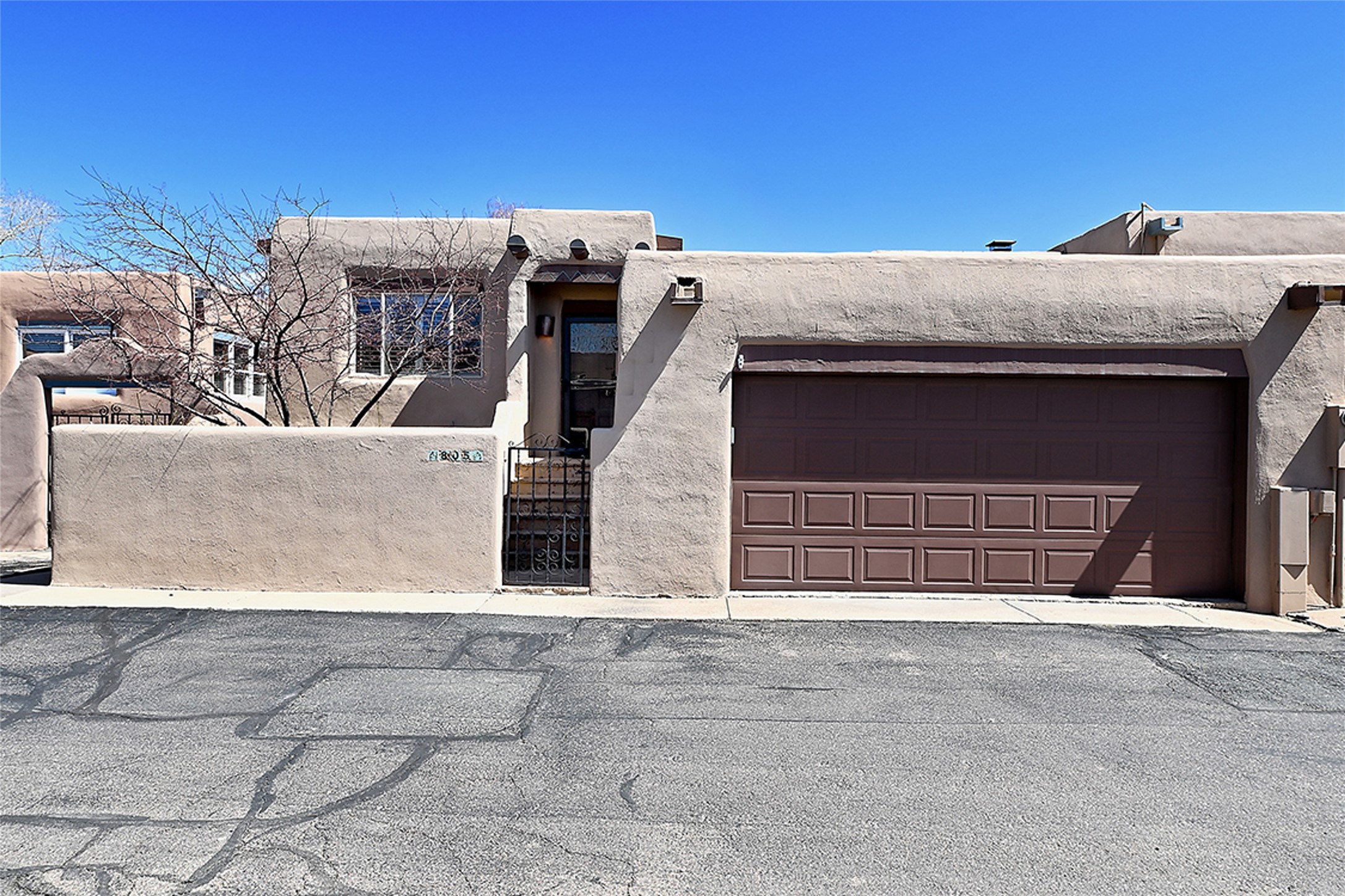 805 Faldas De La Sierra