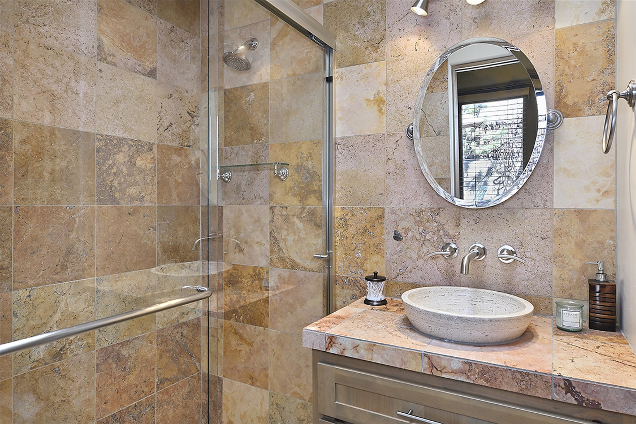 805 Faldas De La Sierra