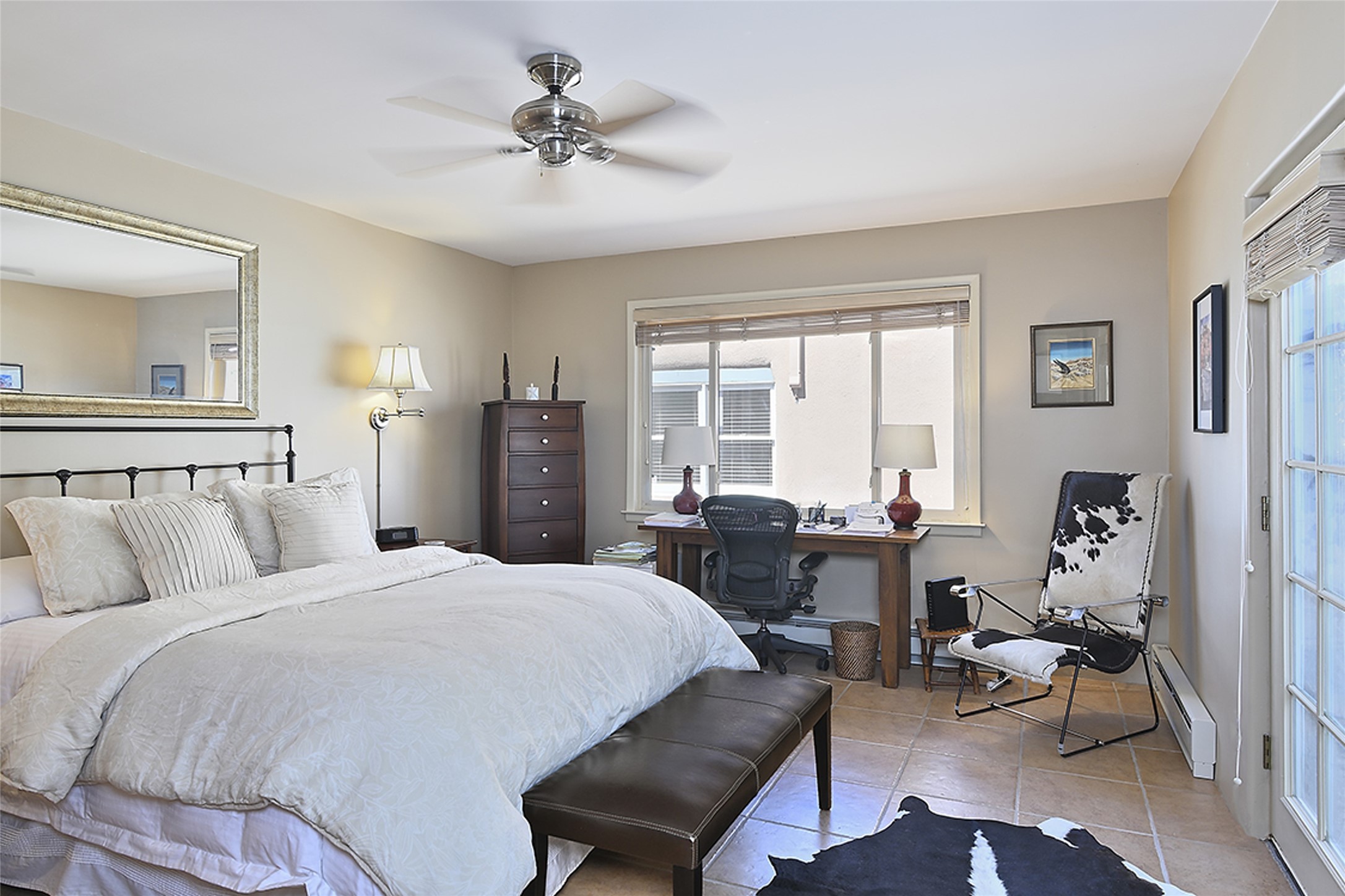 805 Faldas De La Sierra