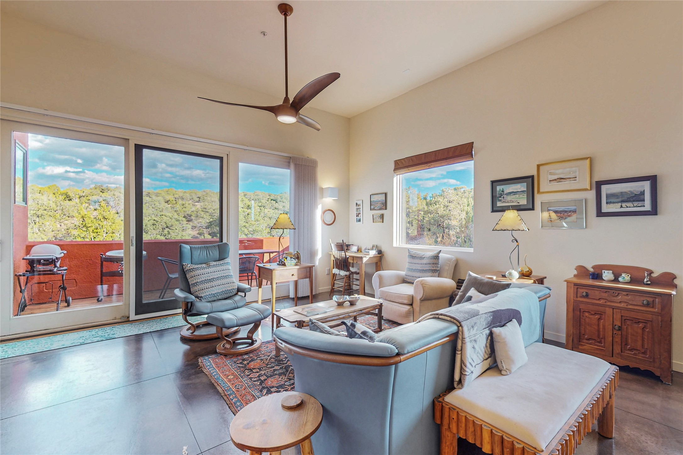 604 Avenida Villa Hermosa 201