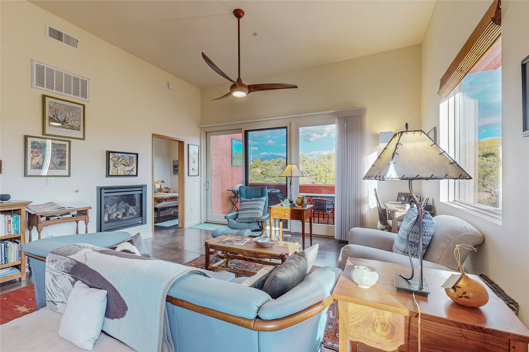 604 Avenida Villa Hermosa 201