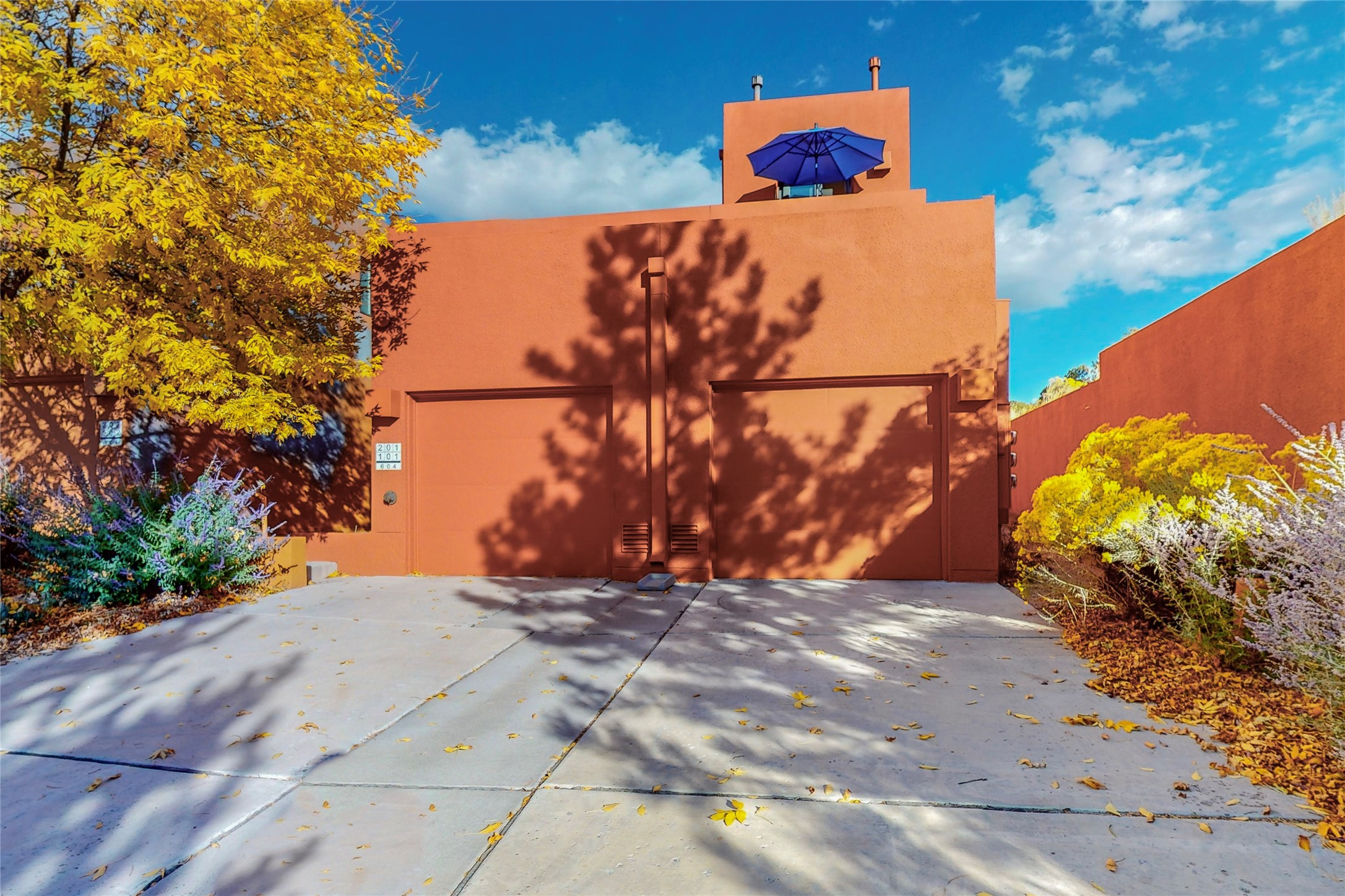 604 Avenida Villa Hermosa 201