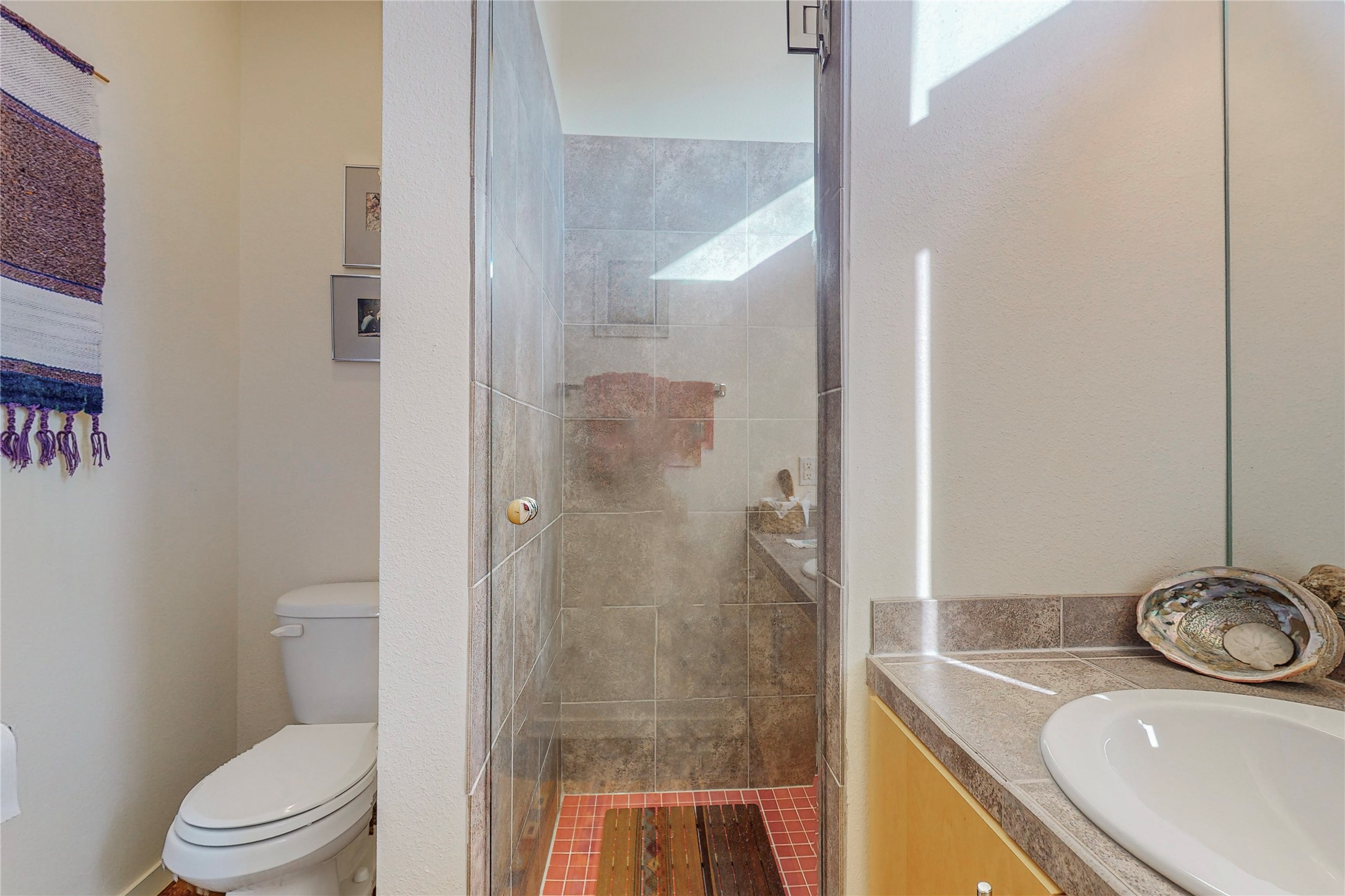604 Avenida Villa Hermosa 201
