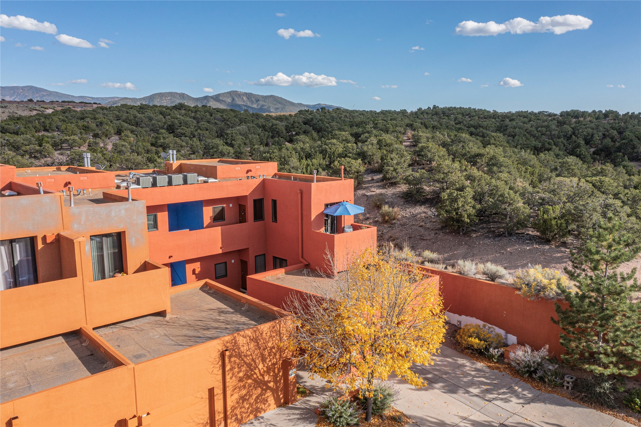 604 Avenida Villa Hermosa 201
