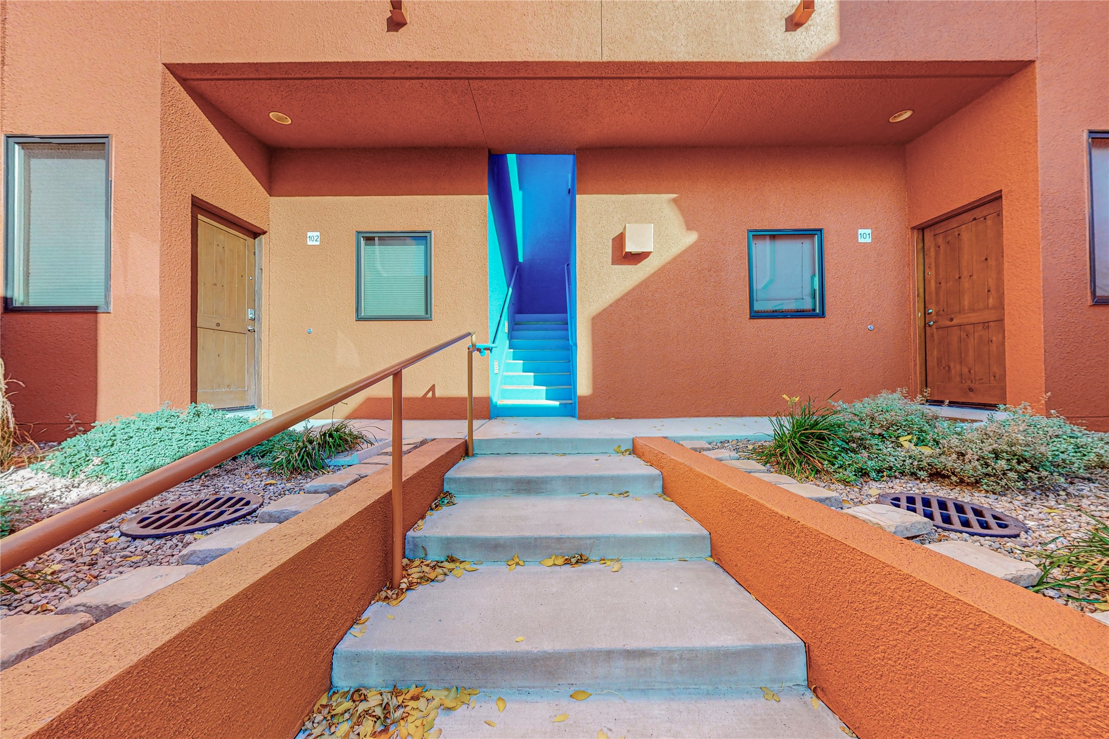 604 Avenida Villa Hermosa 201