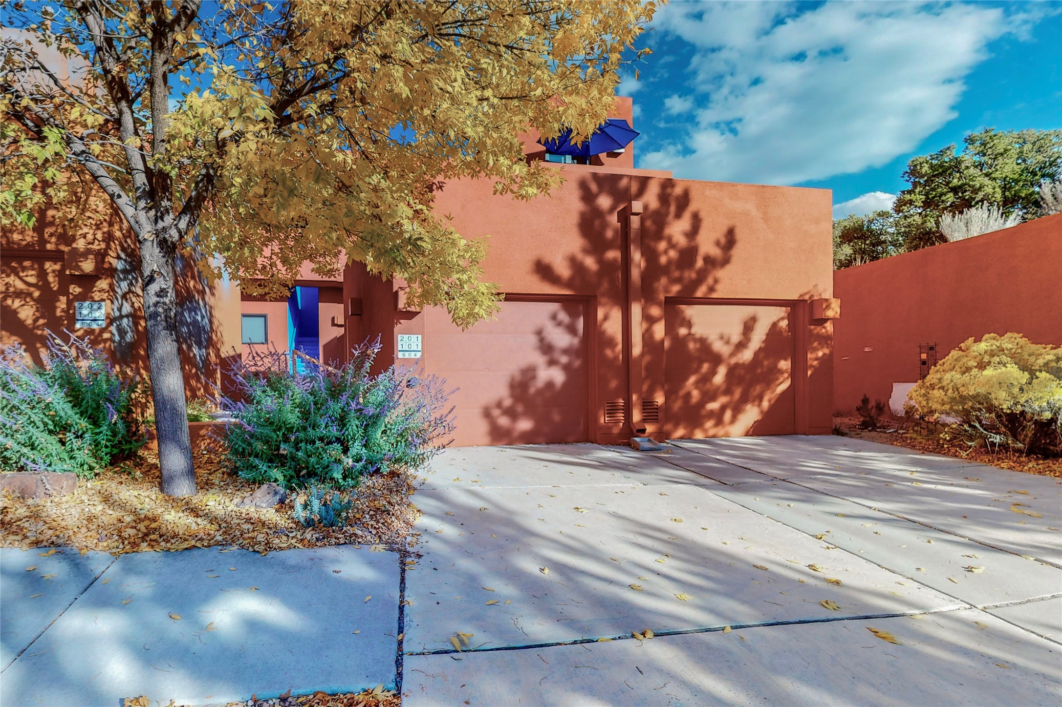 604 Avenida Villa Hermosa 201