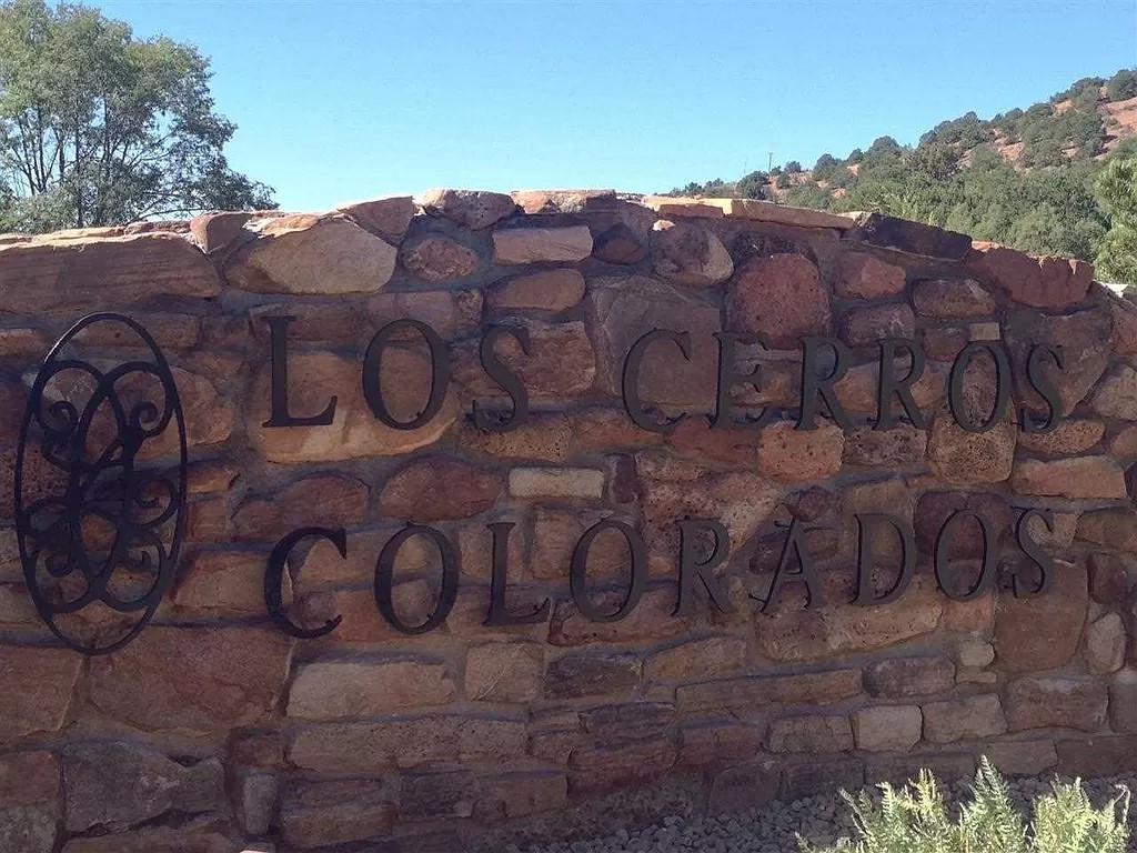 1953 Cerros Colorados Lot 105