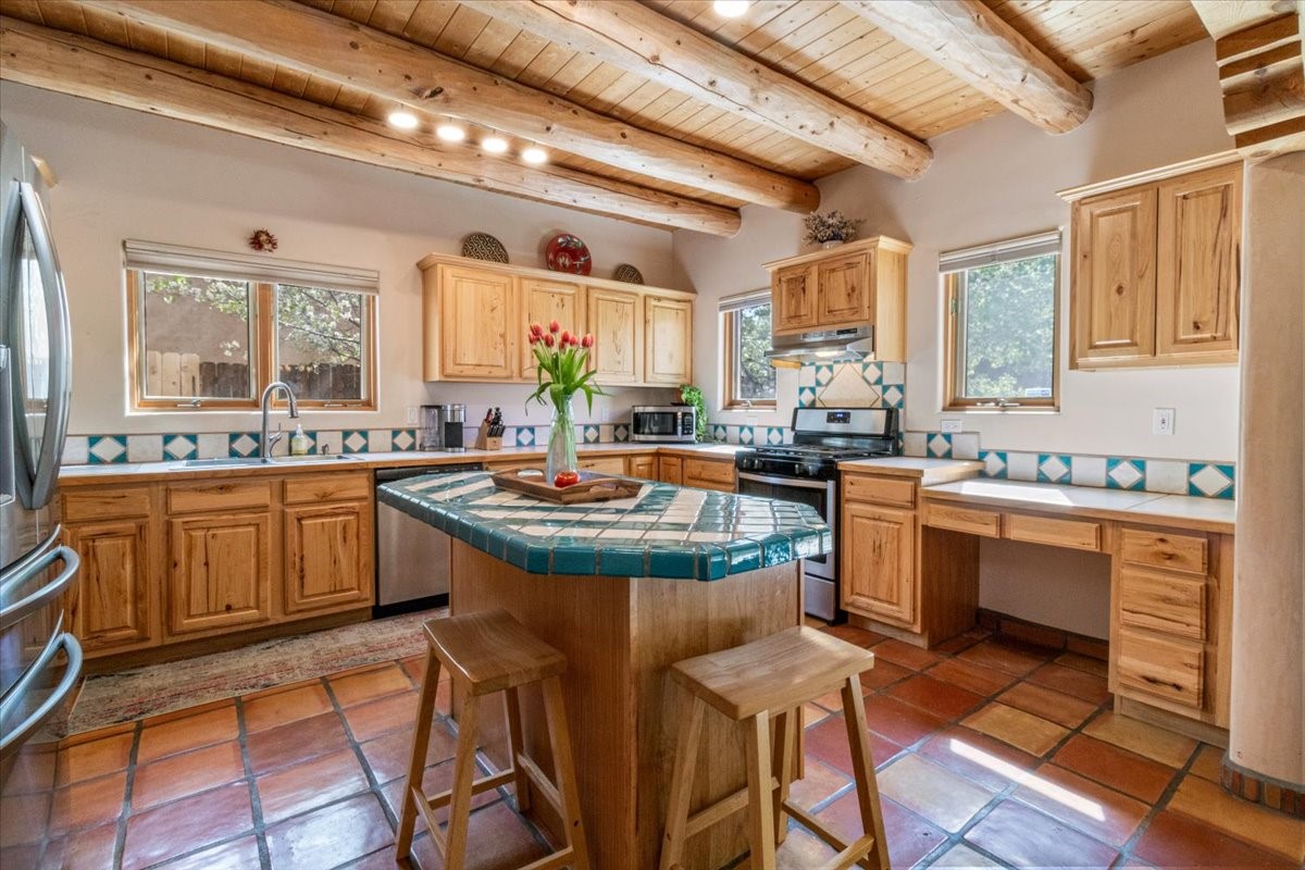 3221 Casa Rinconada