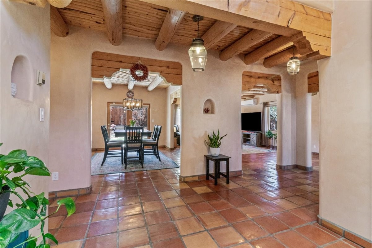 3221 Casa Rinconada