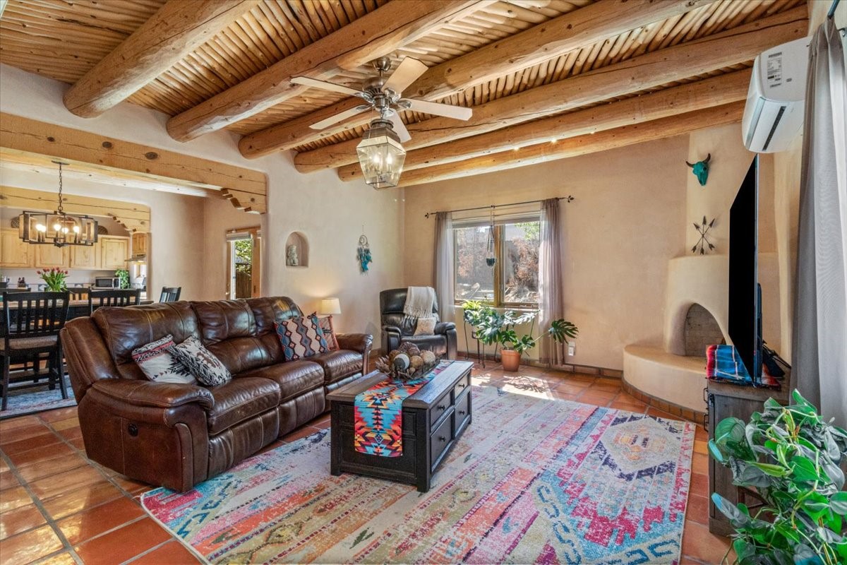 3221 Casa Rinconada