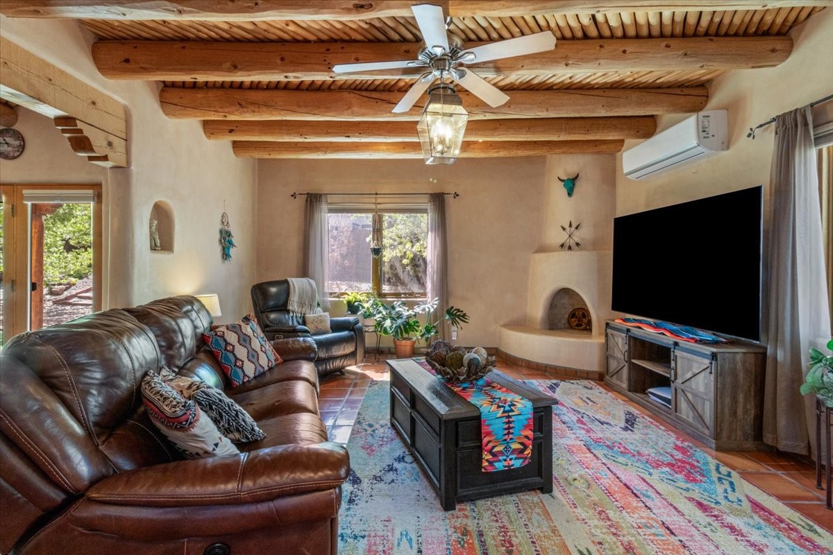 3221 Casa Rinconada