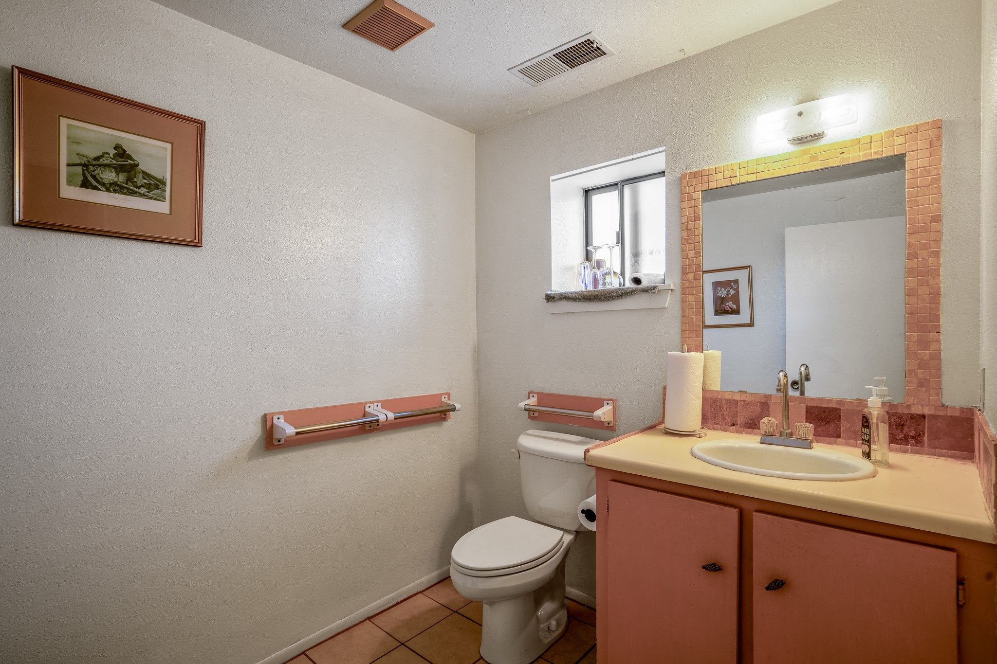 1413 W Alameda Street