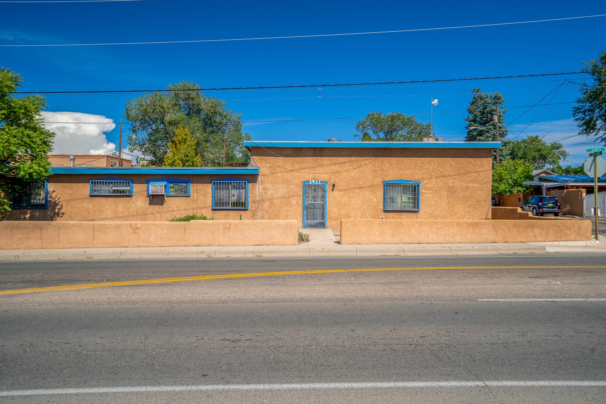 1413 W Alameda Street