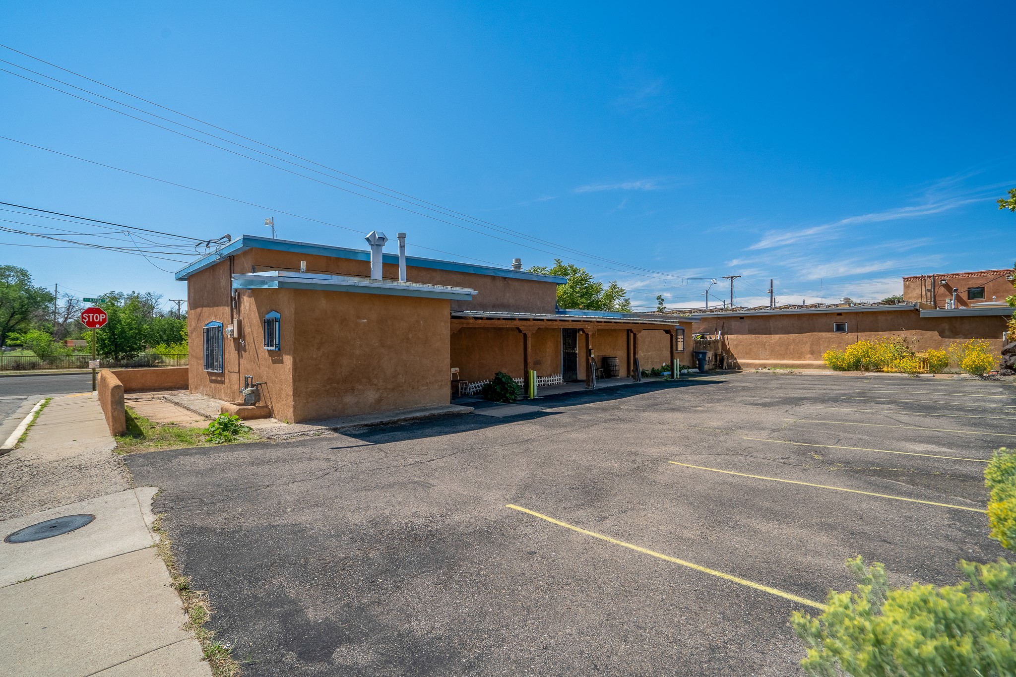 1413 W Alameda Street