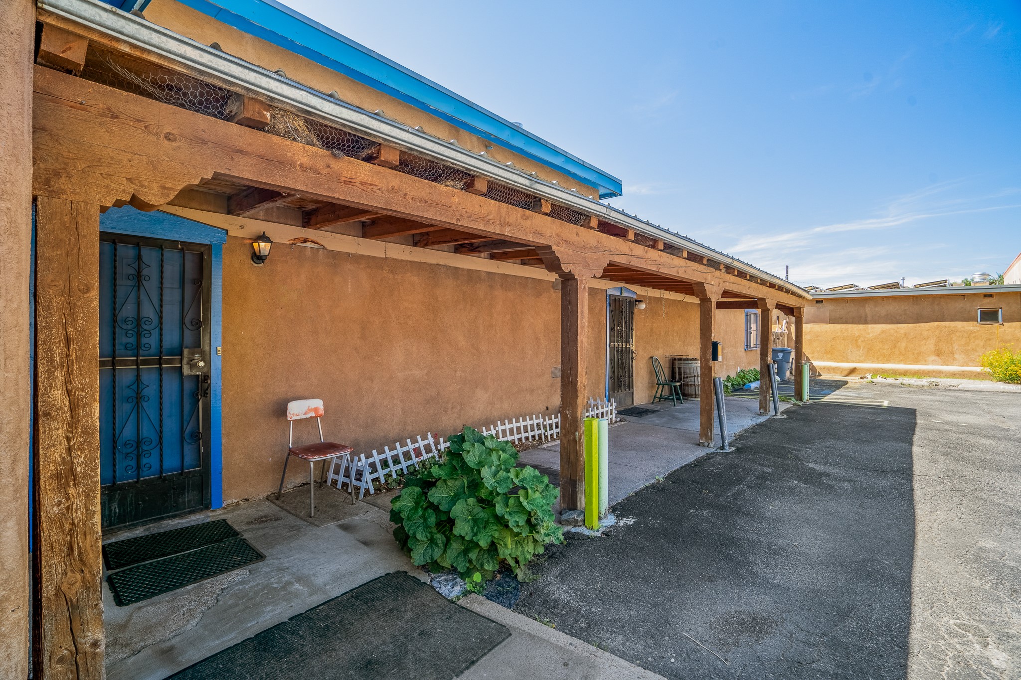 1413 W Alameda Street