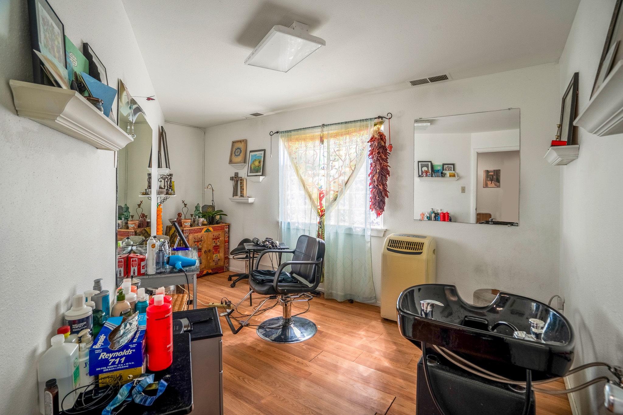 1413 W Alameda Street